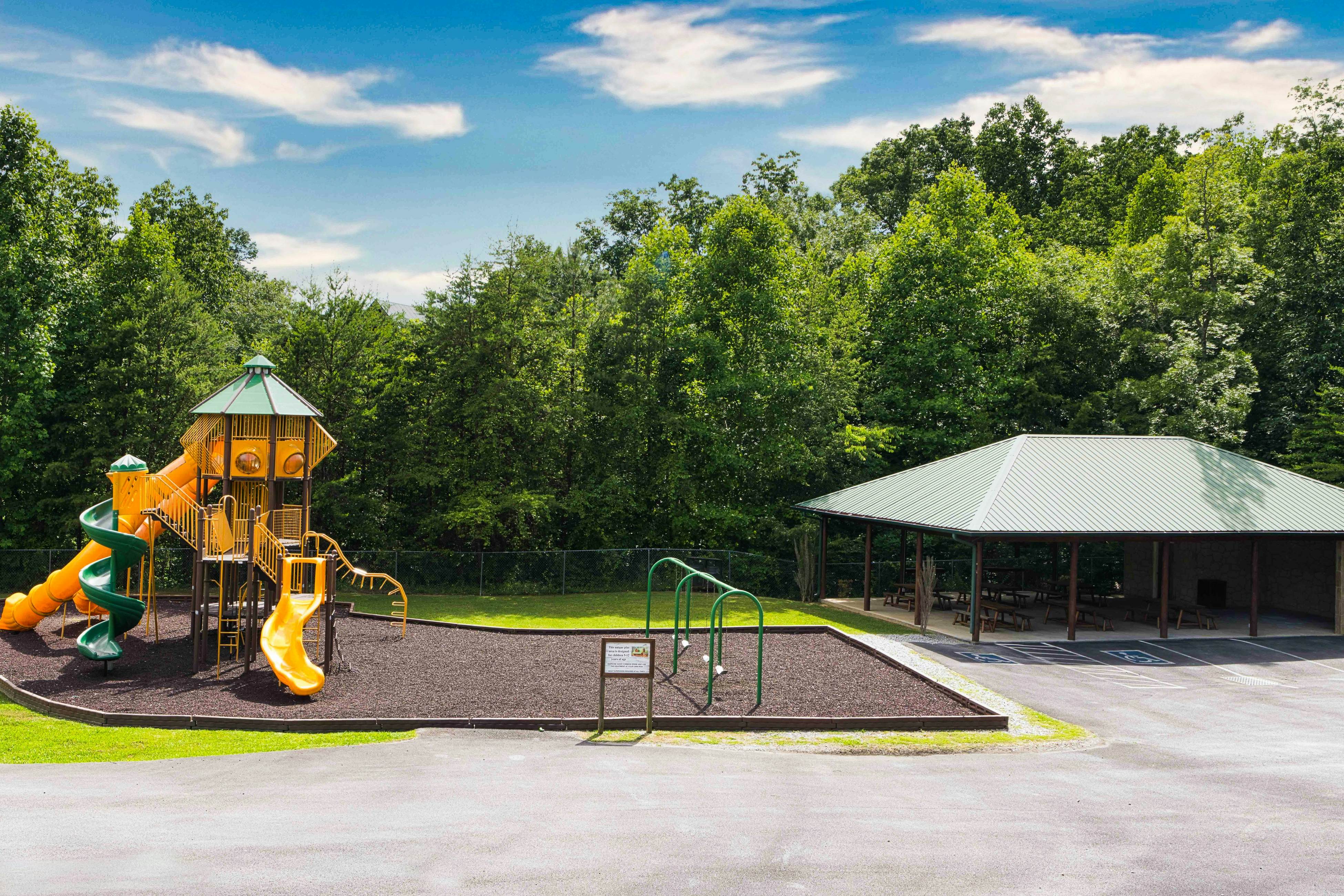 Log Cabin, Sleeps 6・Stunning Mtn View・Hot Tub・Pool