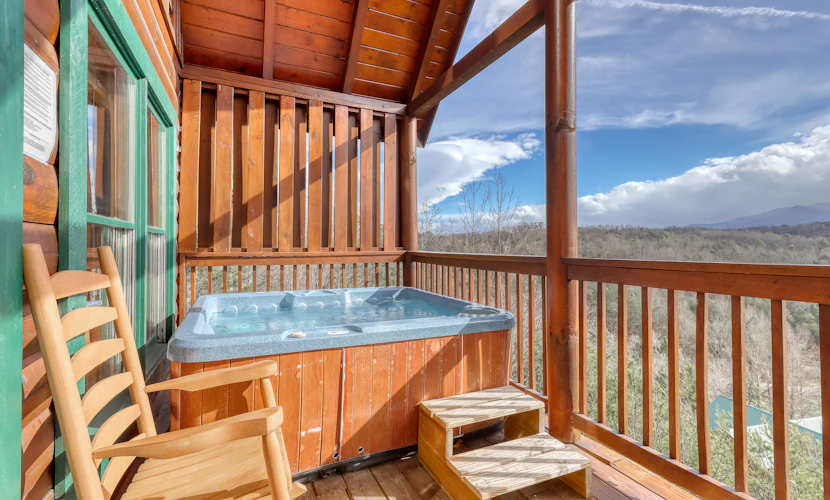 Welcoming Cabin, Sleep 4, Hot Tub, Pool, Amazing View