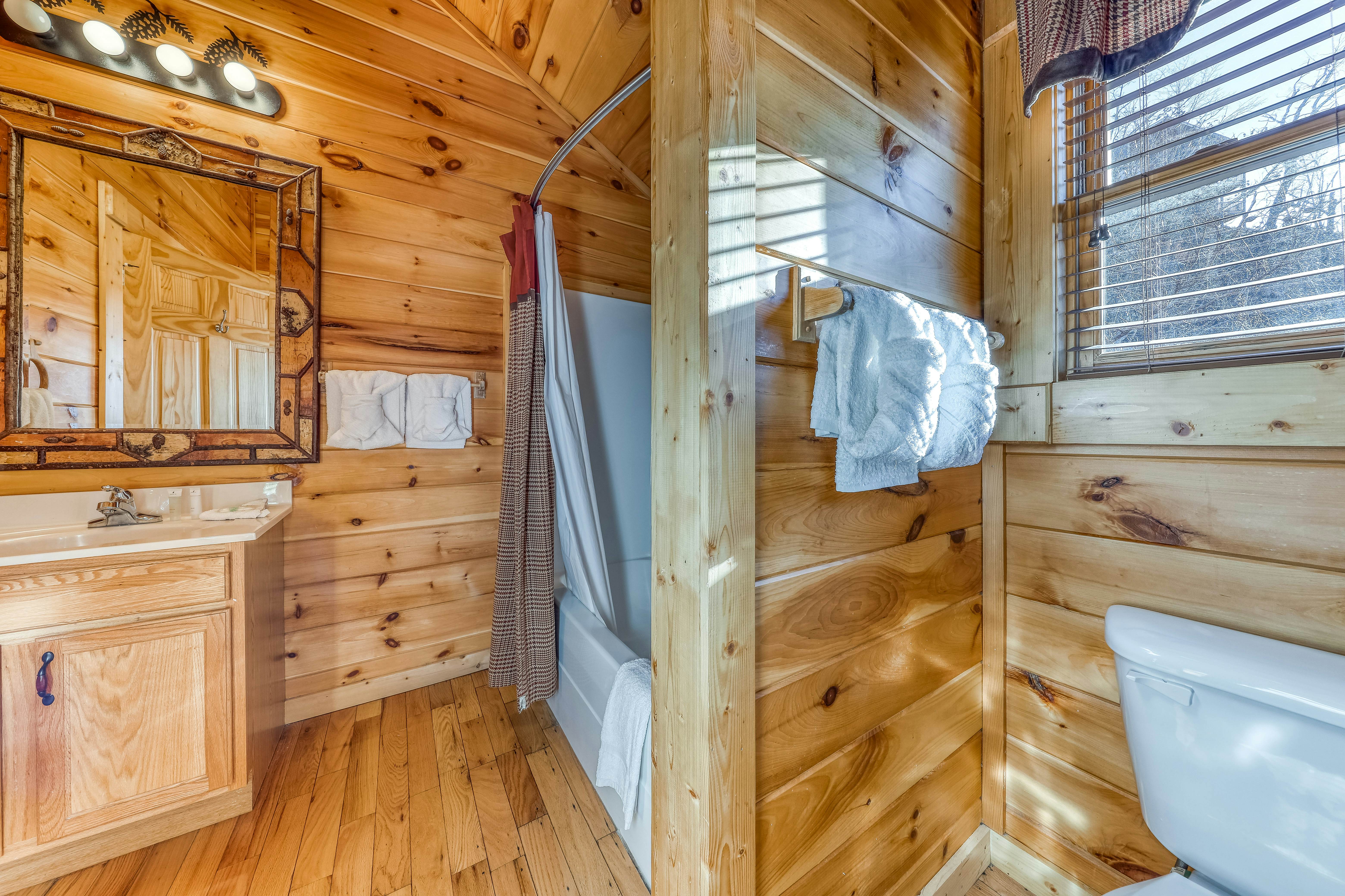 Cabin w/ Free Attraction Tickets, hot tub, theater, game room, & mountain views
