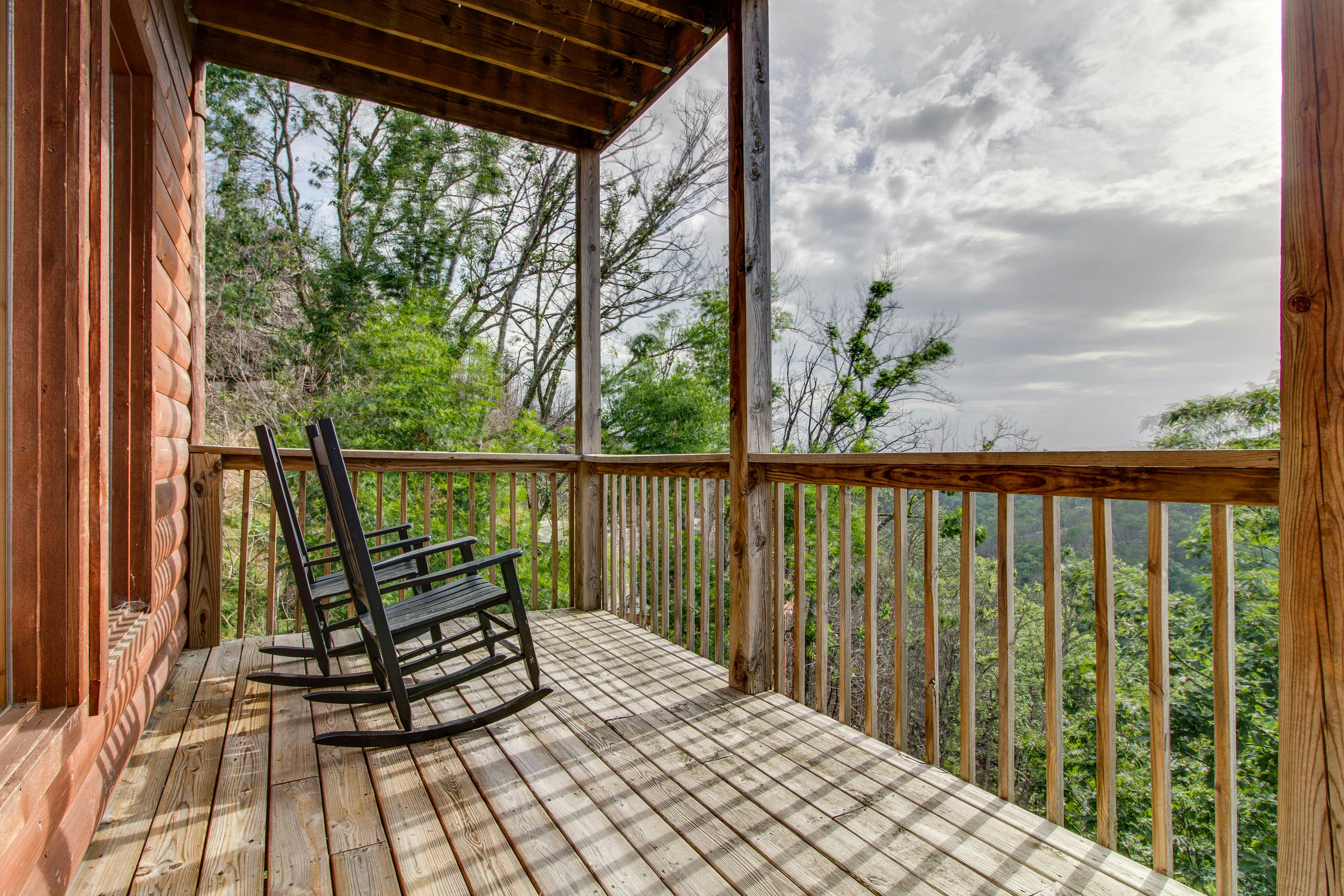 Cabin w/ Free Attraction Tickets, hot tub, theater, game room, & mountain views