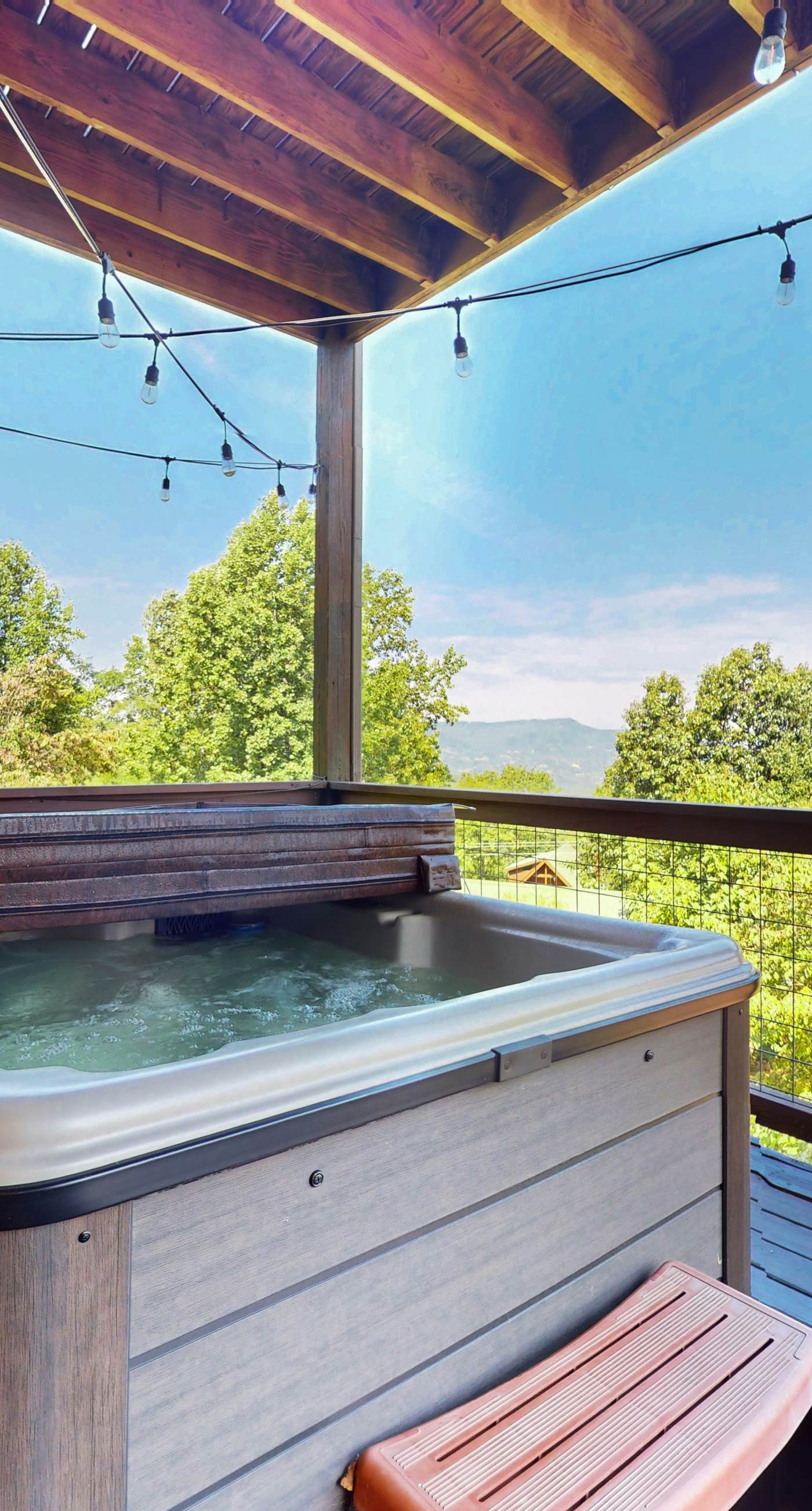 Mtn View Cabin, Sleeps 2・Scenic Balcony・Hot Tub