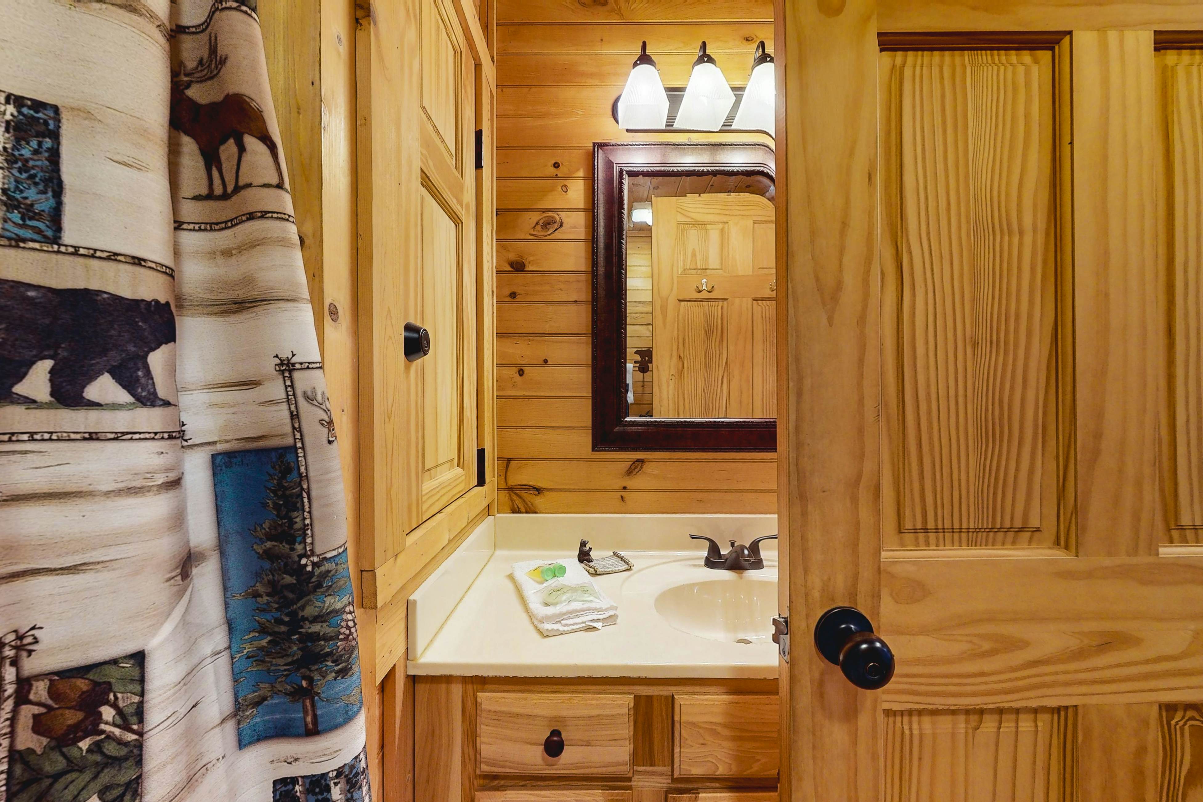 Mtn View Cabin, Sleeps 2・Scenic Balcony・Hot Tub