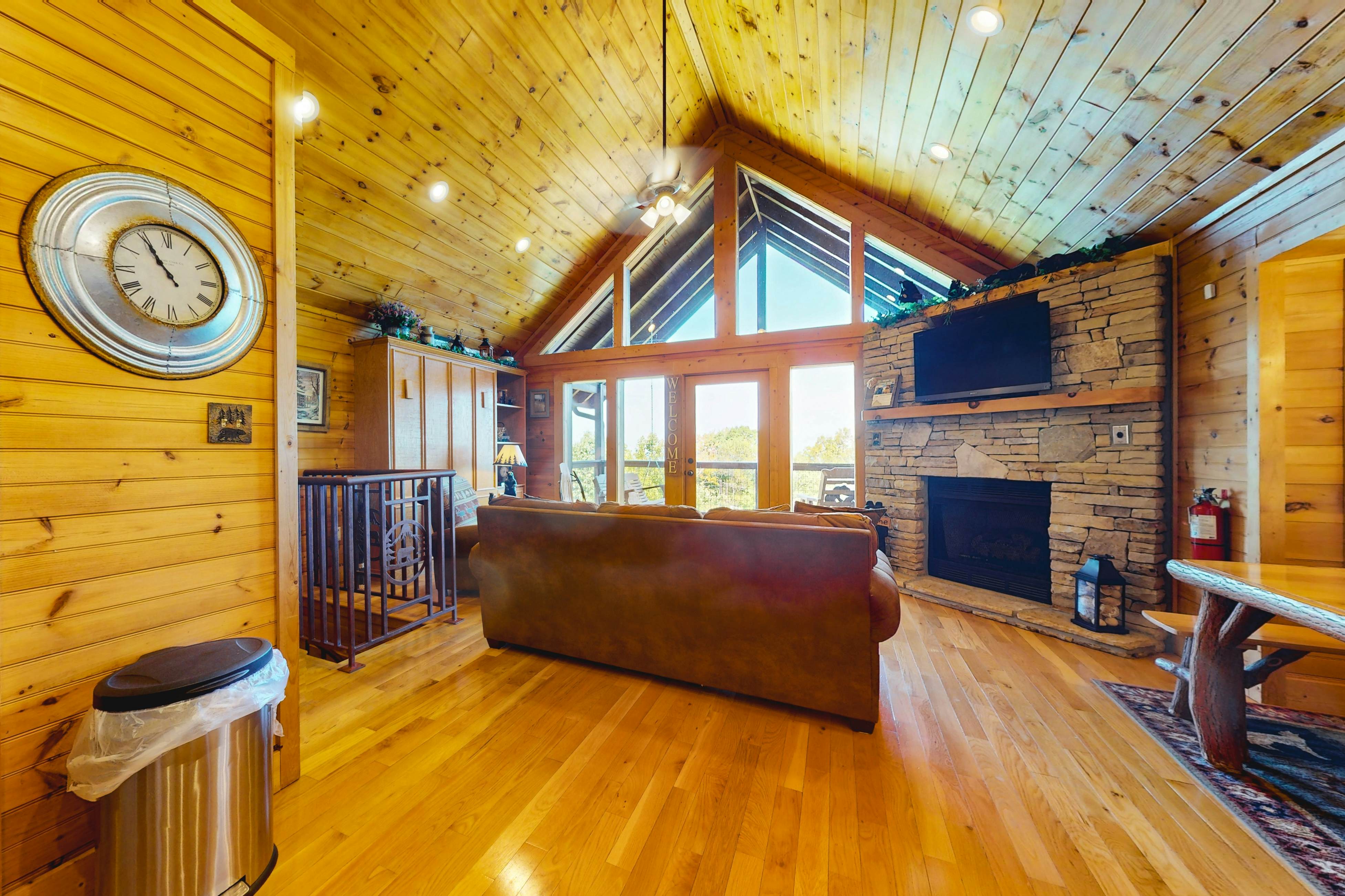 Mtn View Cabin, Sleeps 2・Scenic Balcony・Hot Tub