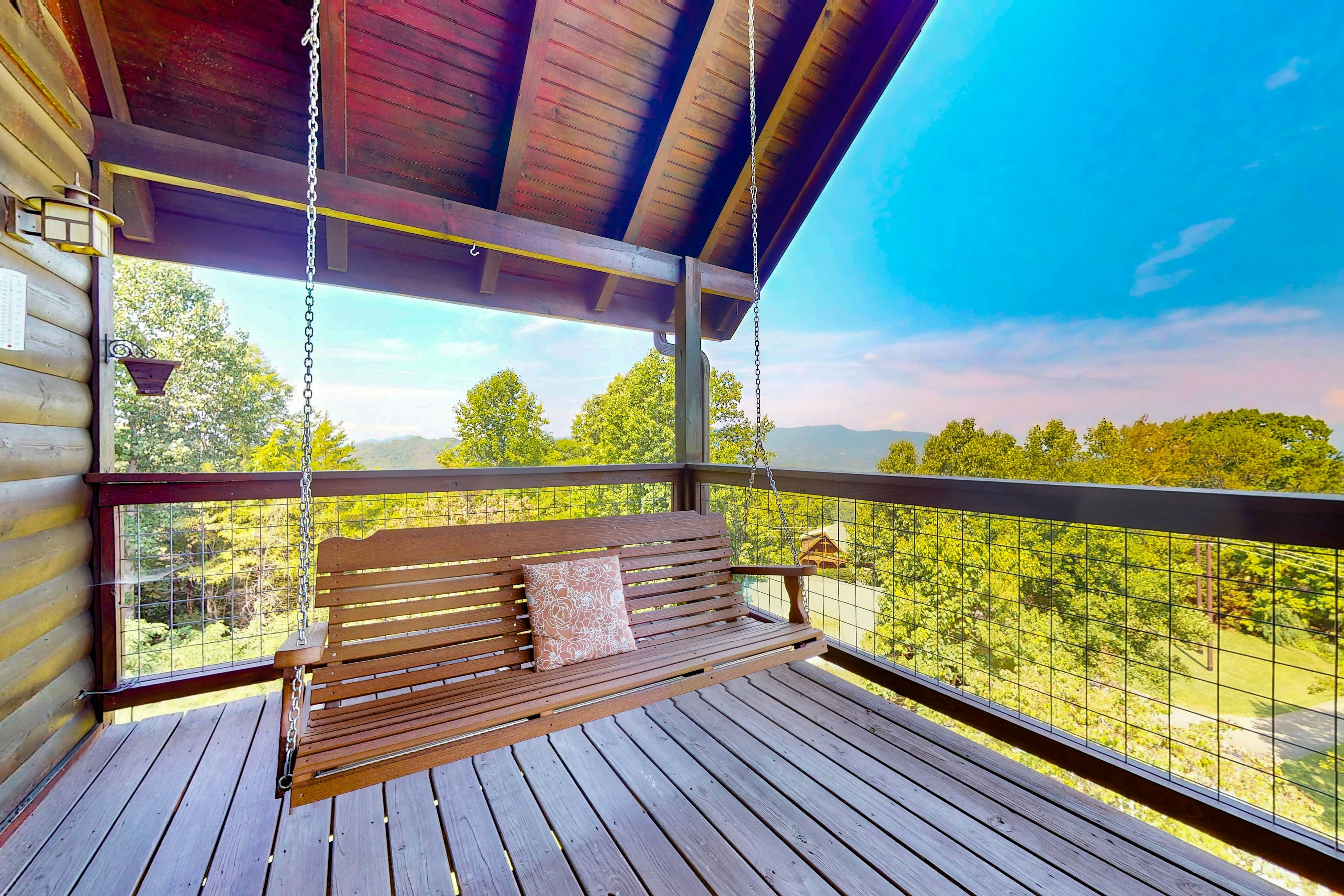 Mtn View Cabin, Sleeps 2・Scenic Balcony・Hot Tub