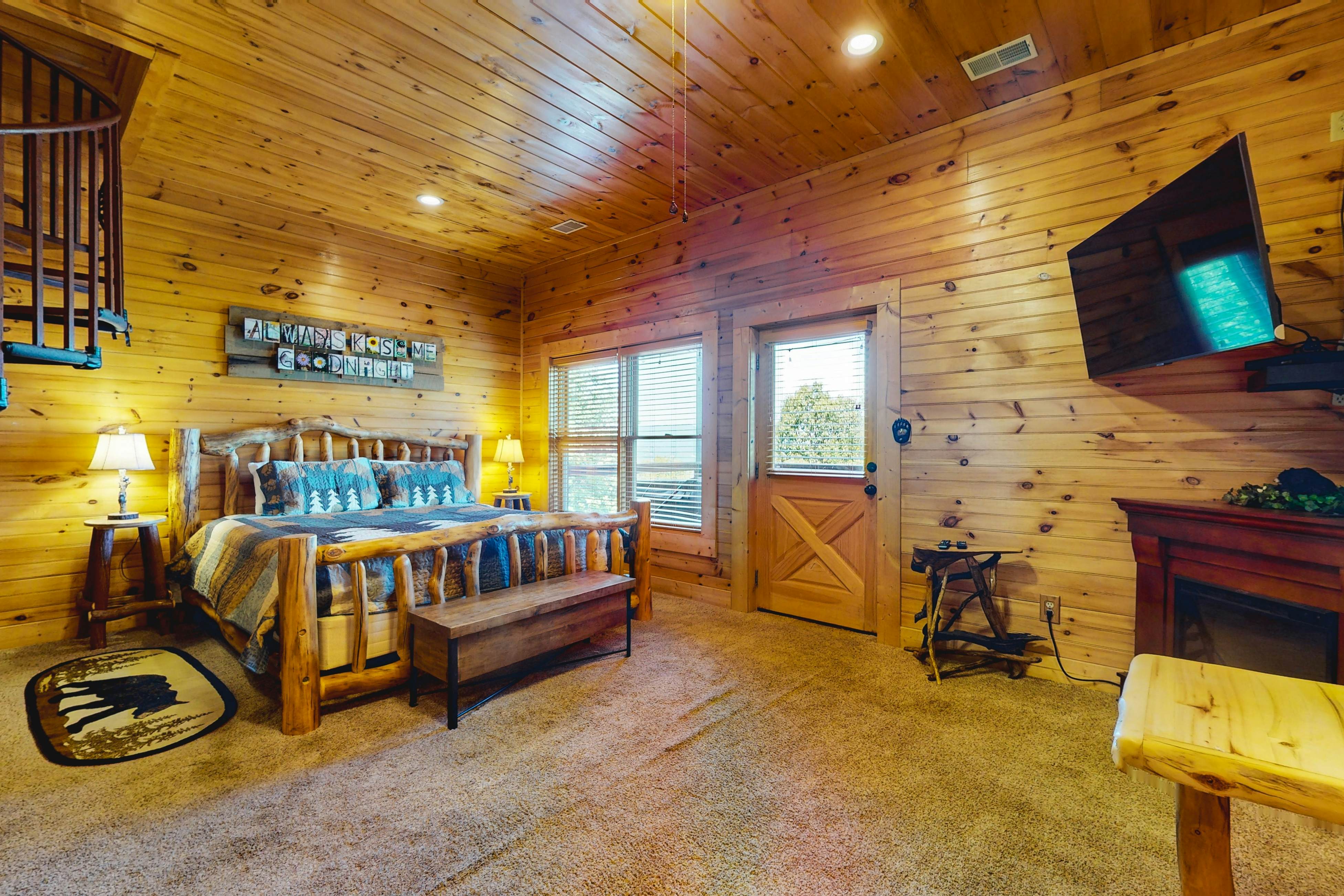 Mtn View Cabin, Sleeps 2・Scenic Balcony・Hot Tub
