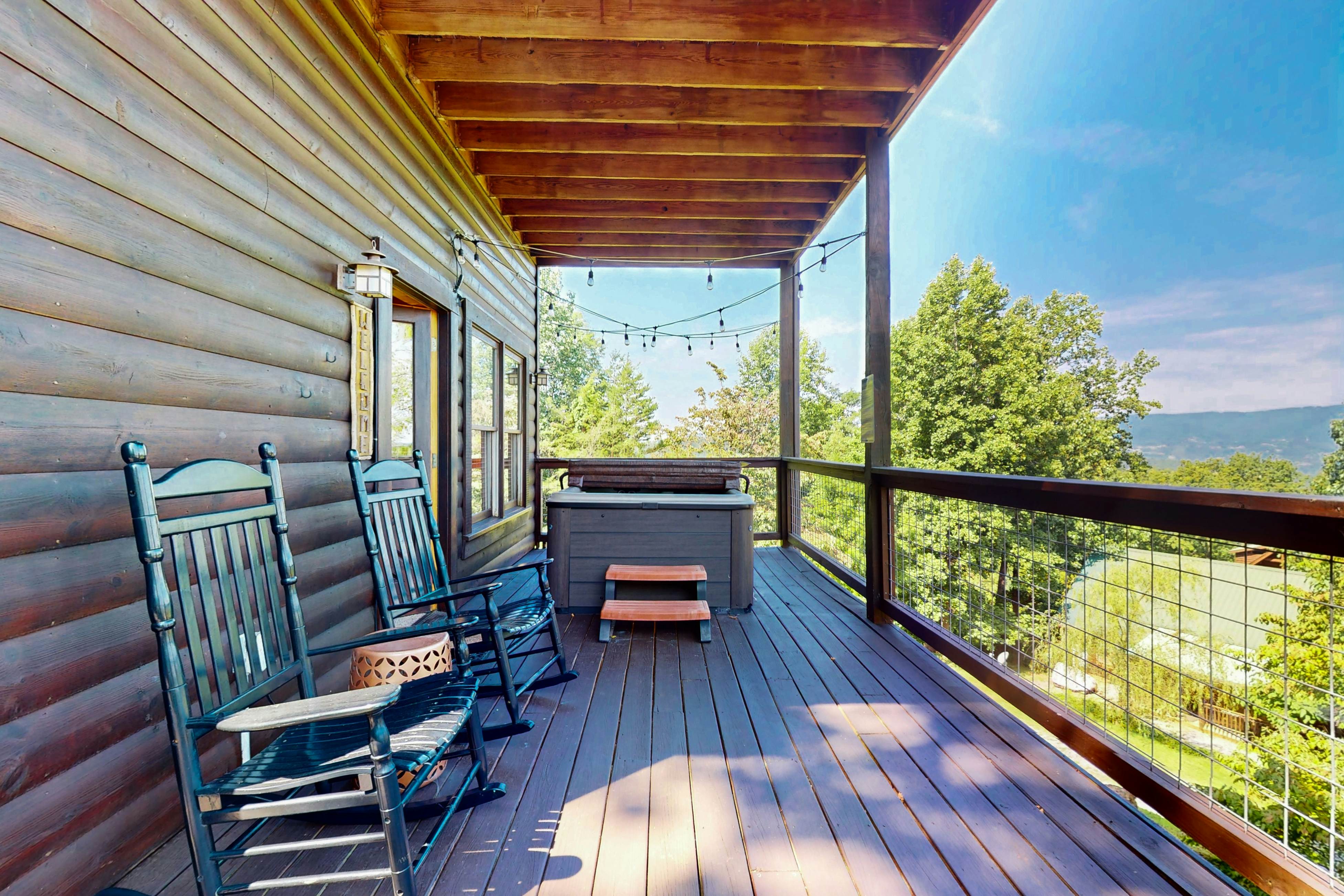 Mtn View Cabin, Sleeps 2・Scenic Balcony・Hot Tub