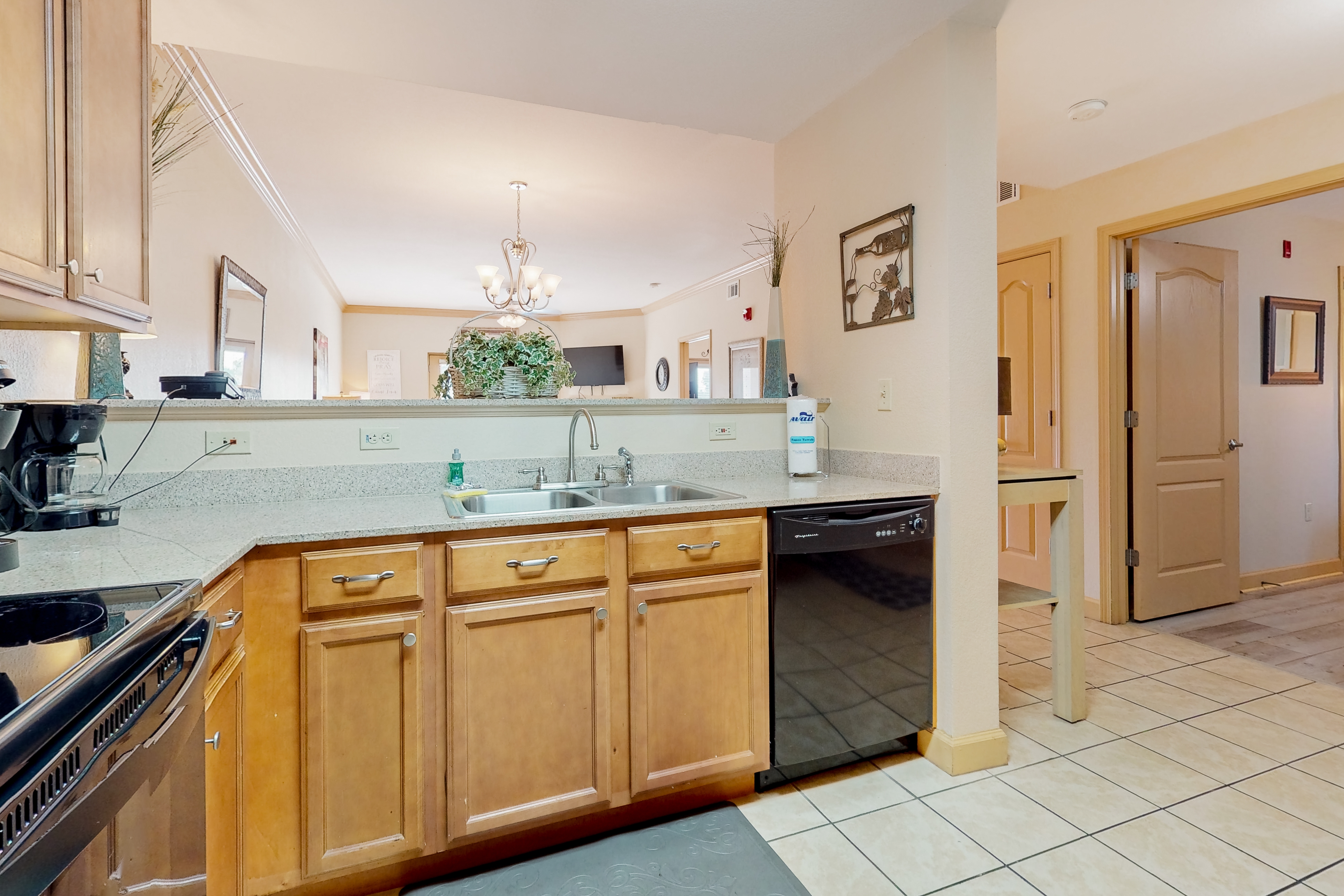 Charming Condo W Shared Pools, Sleeps 6・Playground