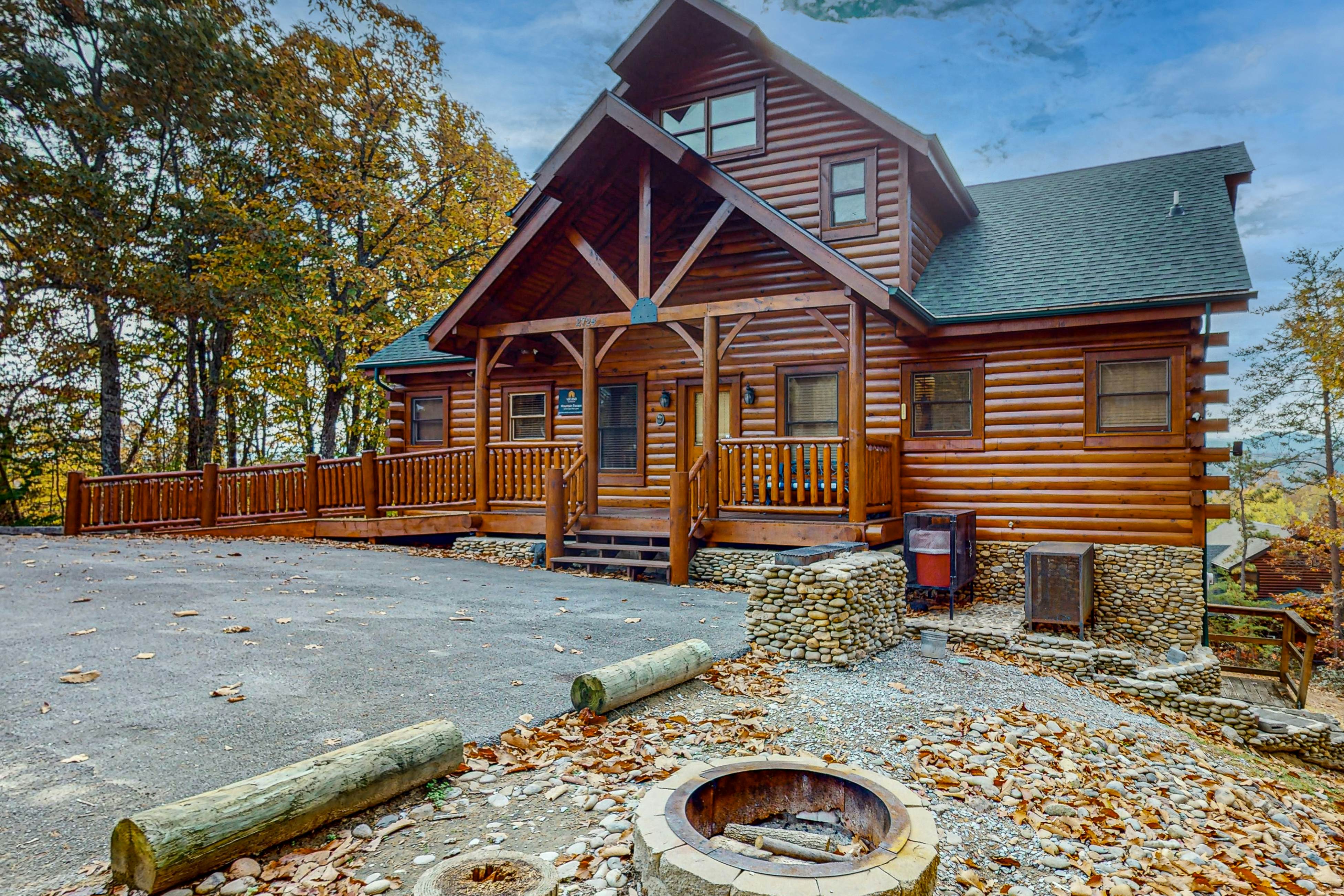 Cabin w/Hot Tub & Free Attraction Tickets + Access for Guests w/Limited Mobility