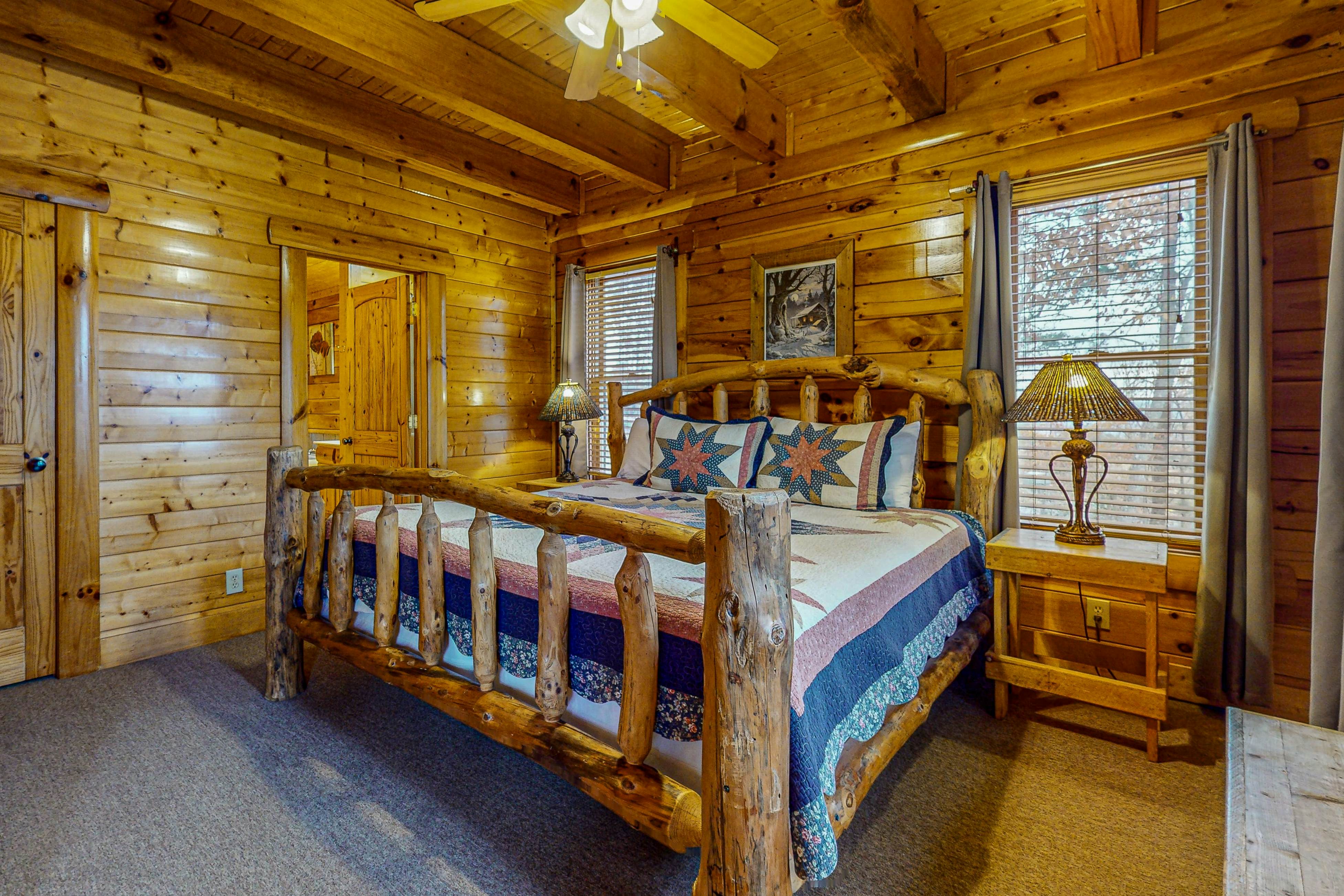 Cabin w/Hot Tub & Free Attraction Tickets + Access for Guests w/Limited Mobility