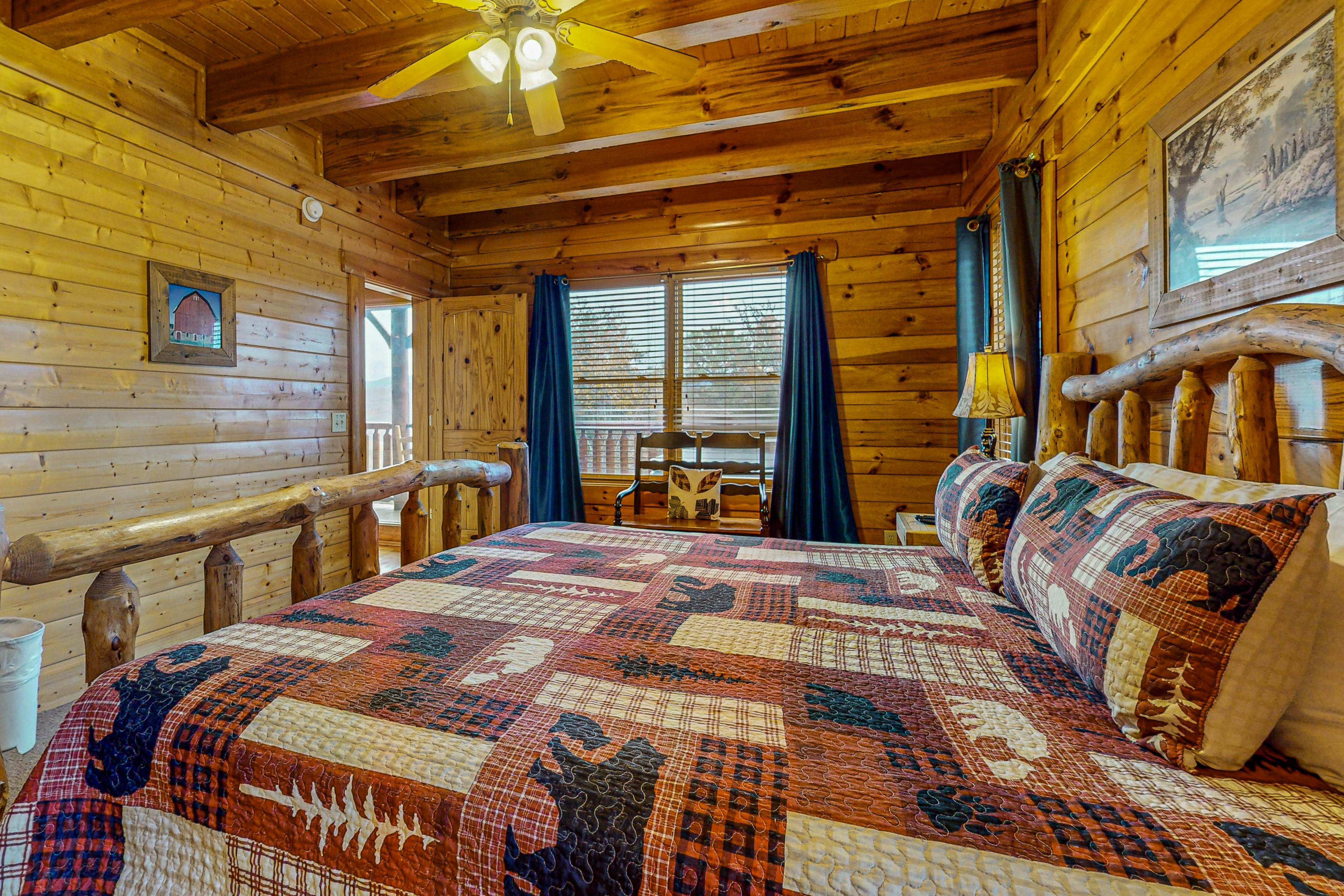 Cabin w/Hot Tub & Free Attraction Tickets + Access for Guests w/Limited Mobility