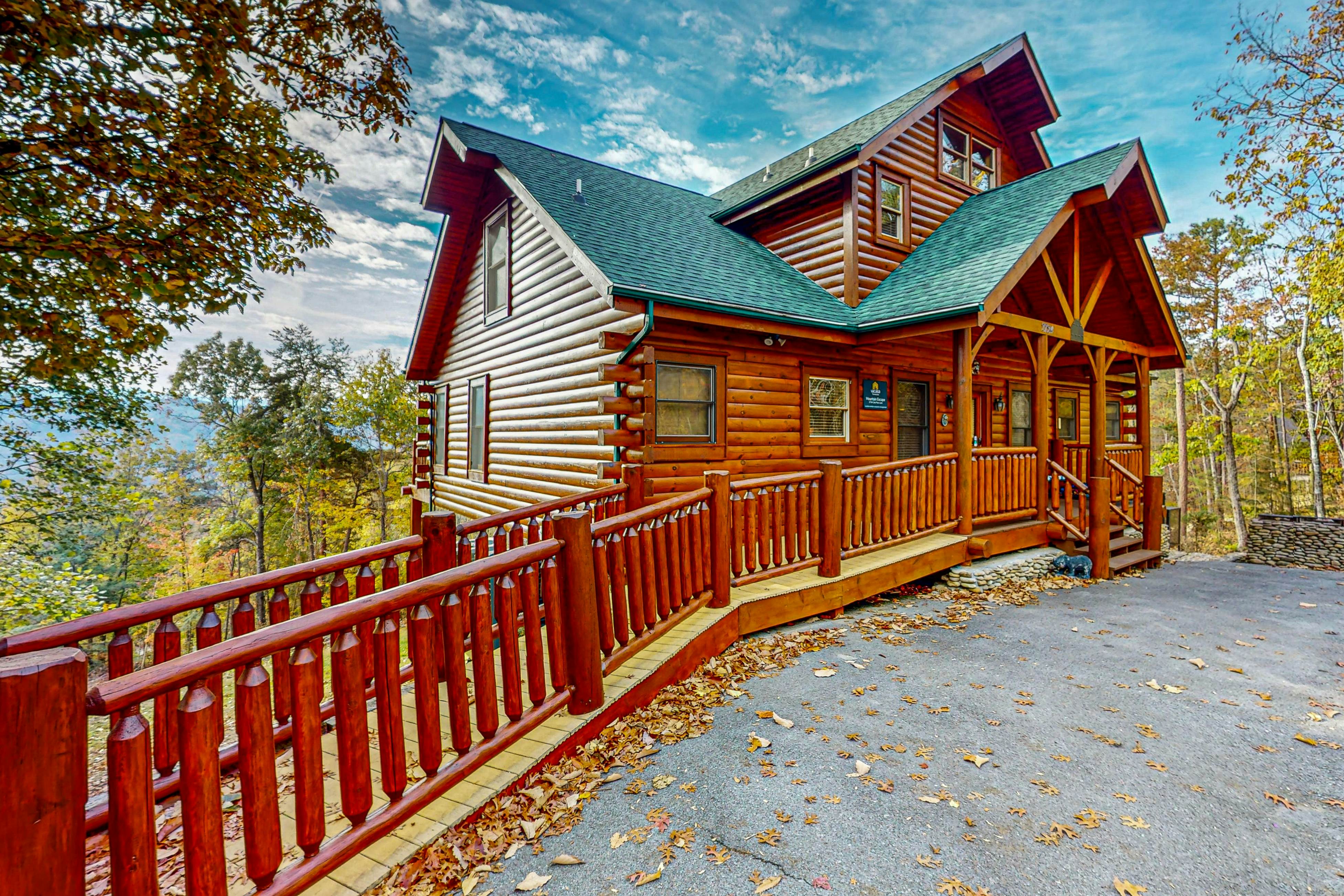 Cabin w/Hot Tub & Free Attraction Tickets + Access for Guests w/Limited Mobility