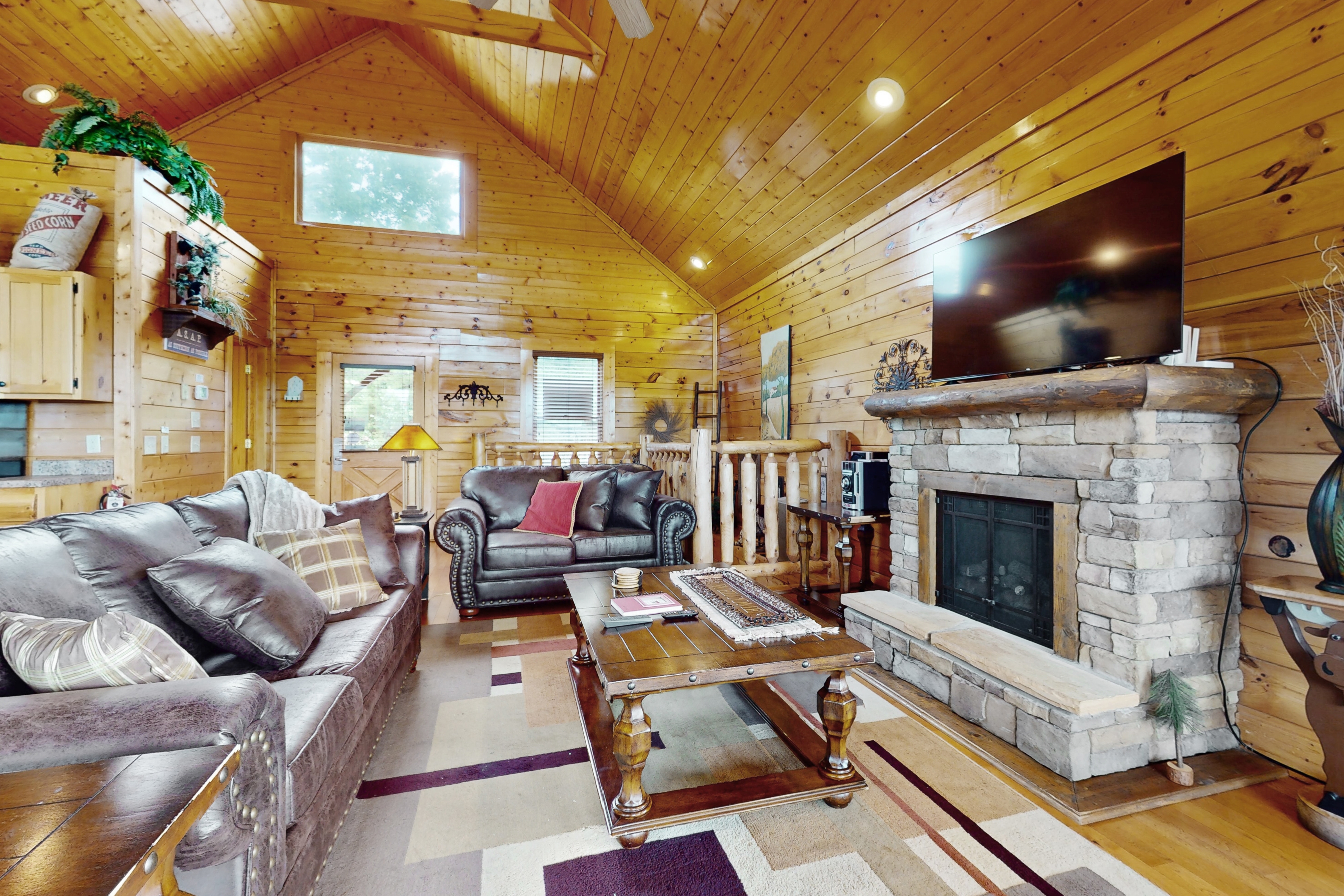 Cozy Log Cabin, Sleeps 4・Hot Tub・Amazing Mtn Views