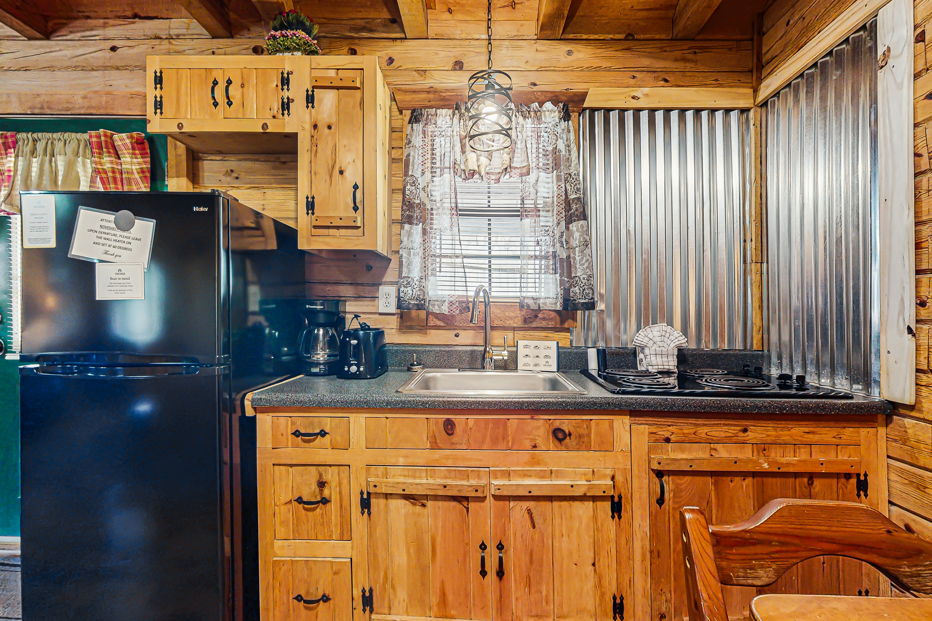 Cozy Cabin, Sleep 3・Hot Tub・Free Attraction Ticket