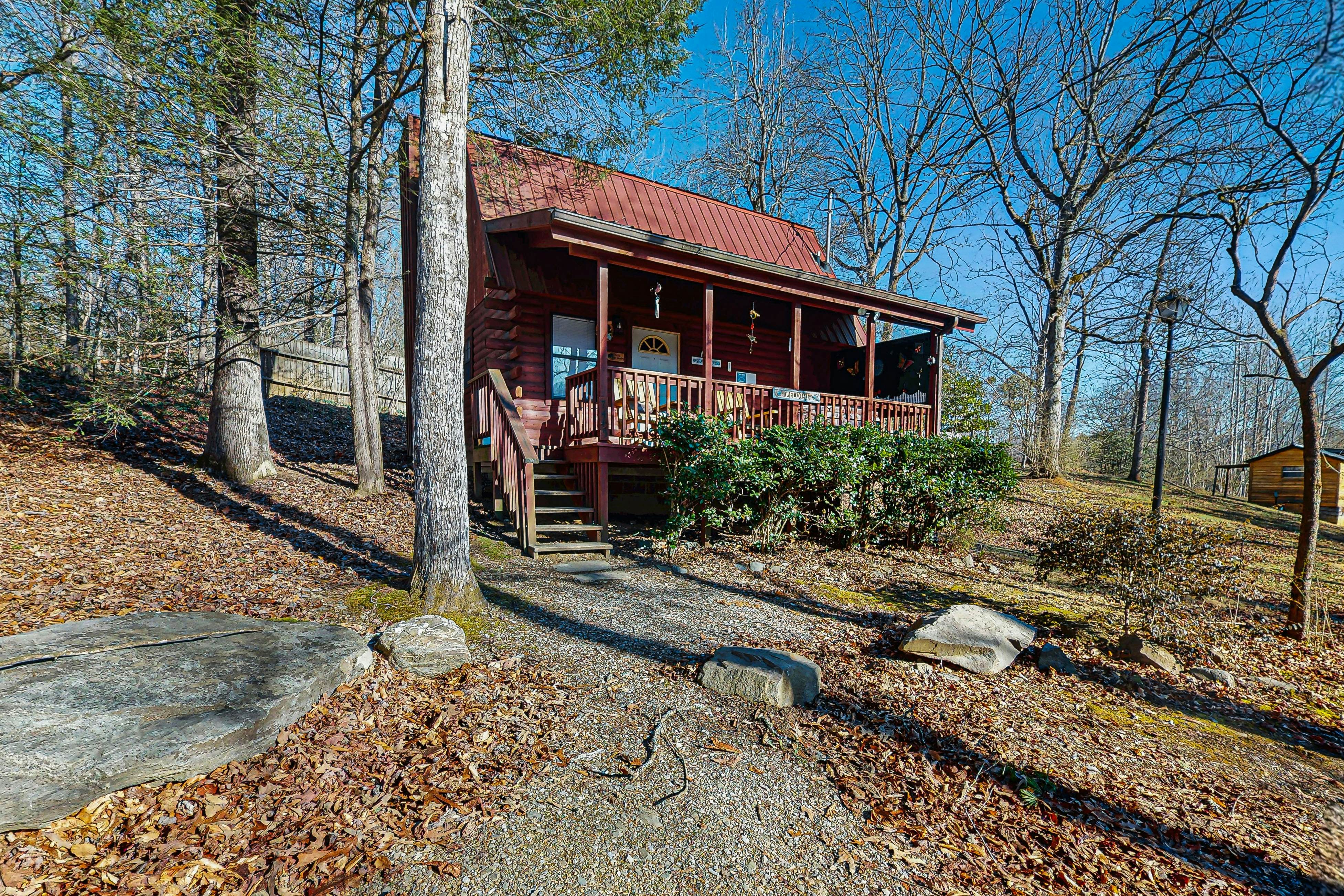 Cozy Cabin, Sleep 3・Hot Tub・Free Attraction Ticket