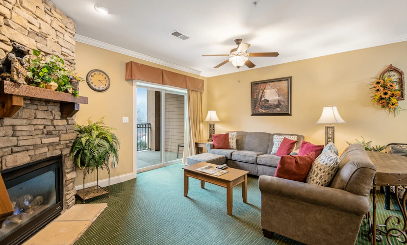 Downtown Summit Manor, Sleeps 8, Mtn Views, Pool