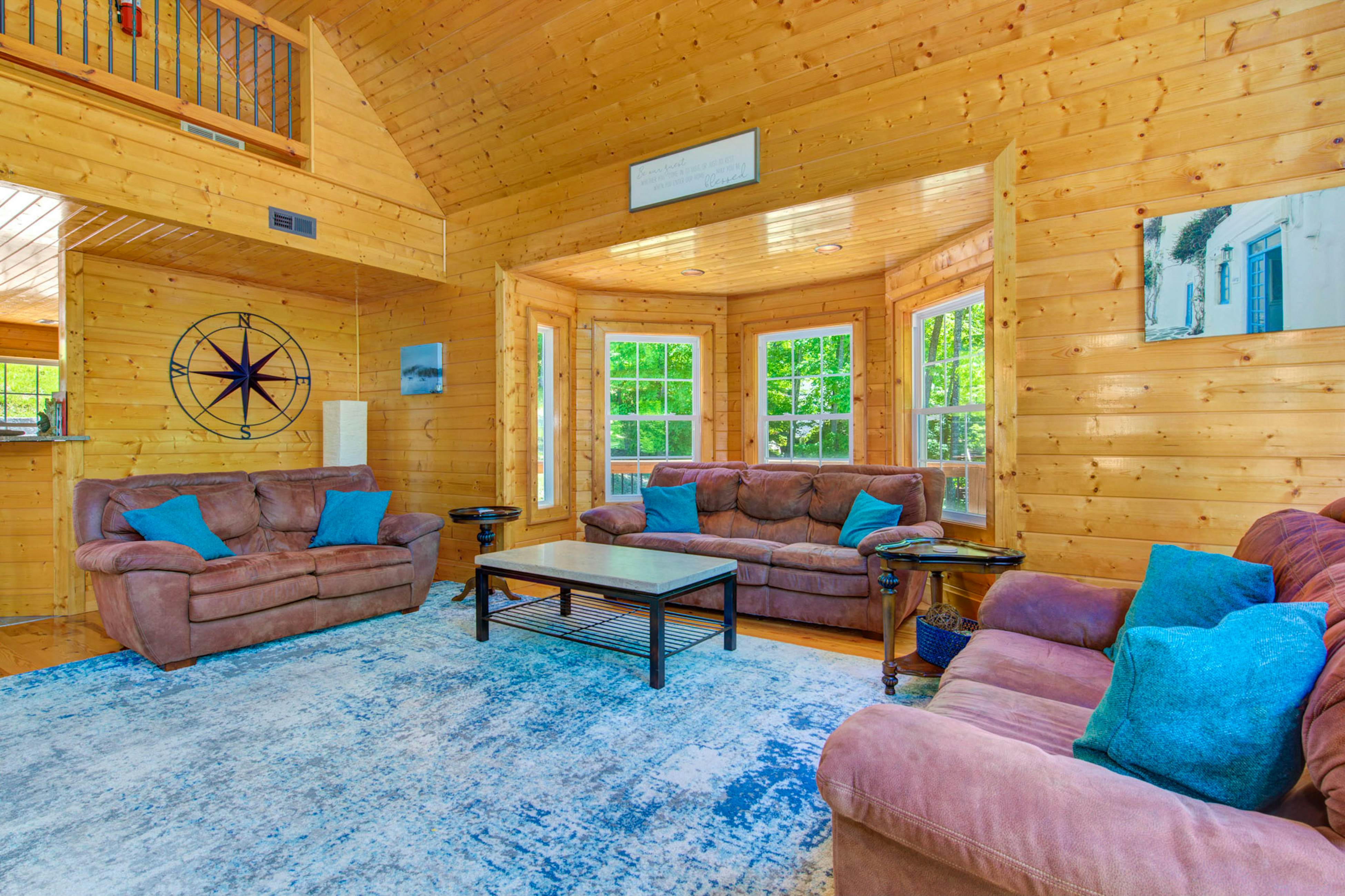 Waterfront Retreat, Sleeps 14・Theater・Games・Grill