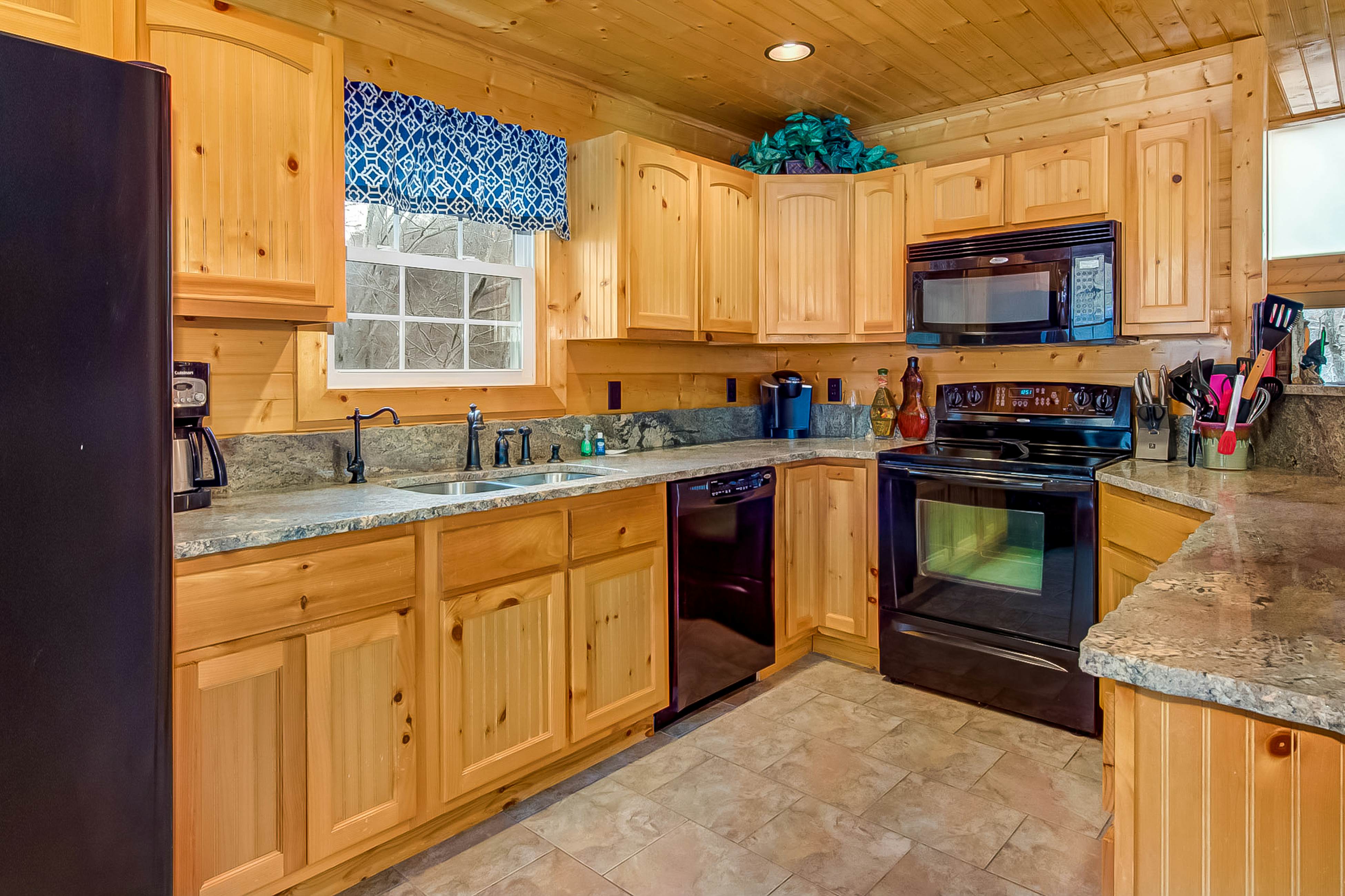 Waterfront Retreat, Sleeps 14・Theater・Games・Grill