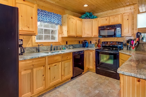 Waterfront Retreat, Sleeps 14・Theater・Games・Grill