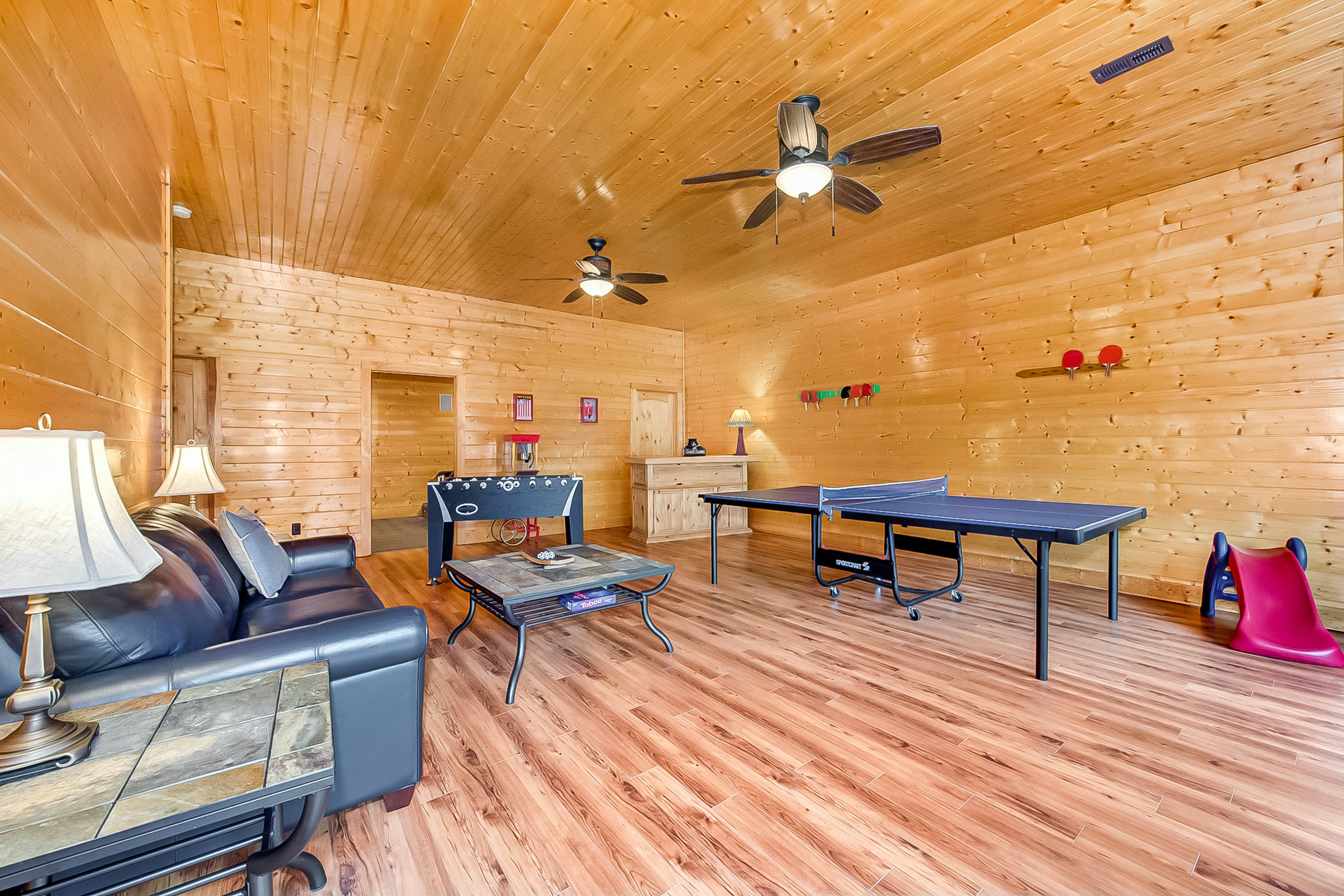 Waterfront Retreat, Sleeps 14・Theater・Games・Grill