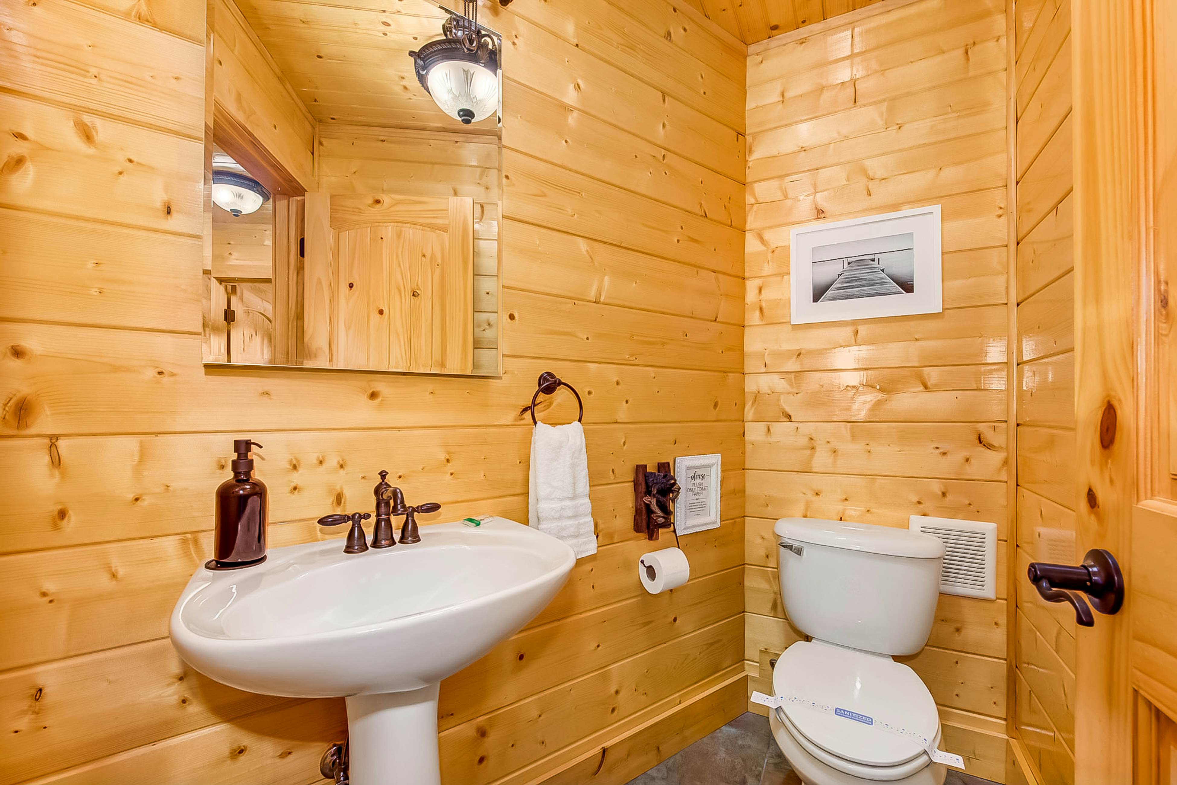 Waterfront Retreat, Sleeps 14・Theater・Games・Grill