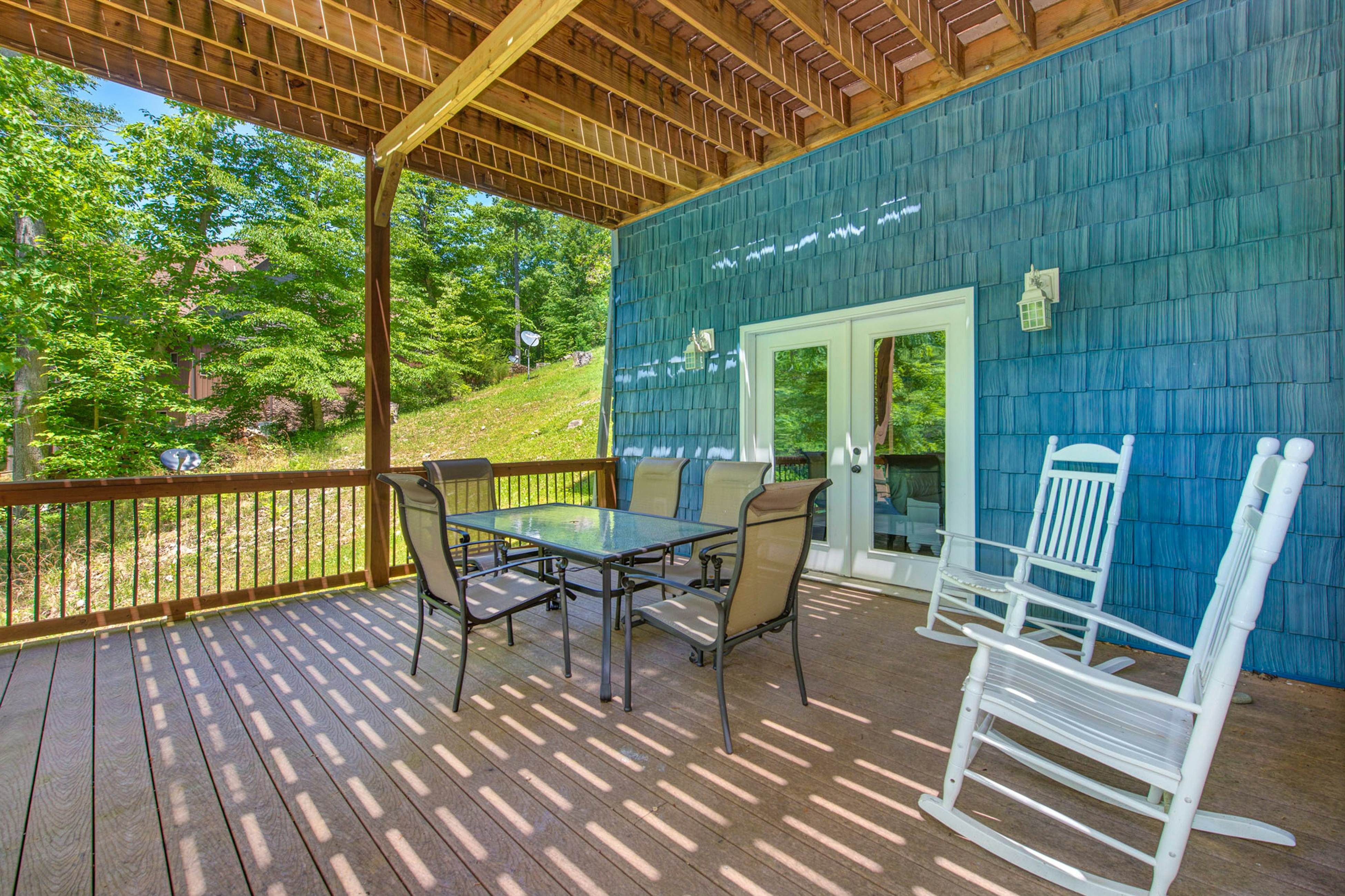 Waterfront Retreat, Sleeps 14・Theater・Games・Grill