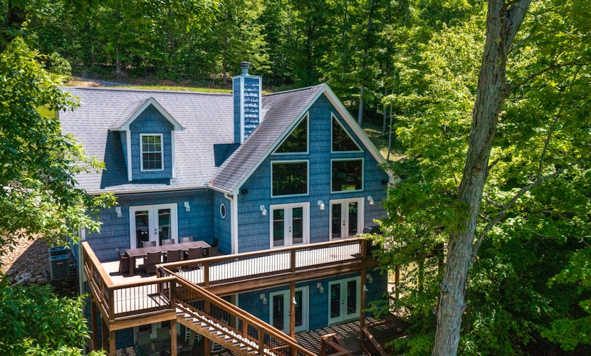 Waterfront Retreat, Sleeps 14・Theater・Games・Grill