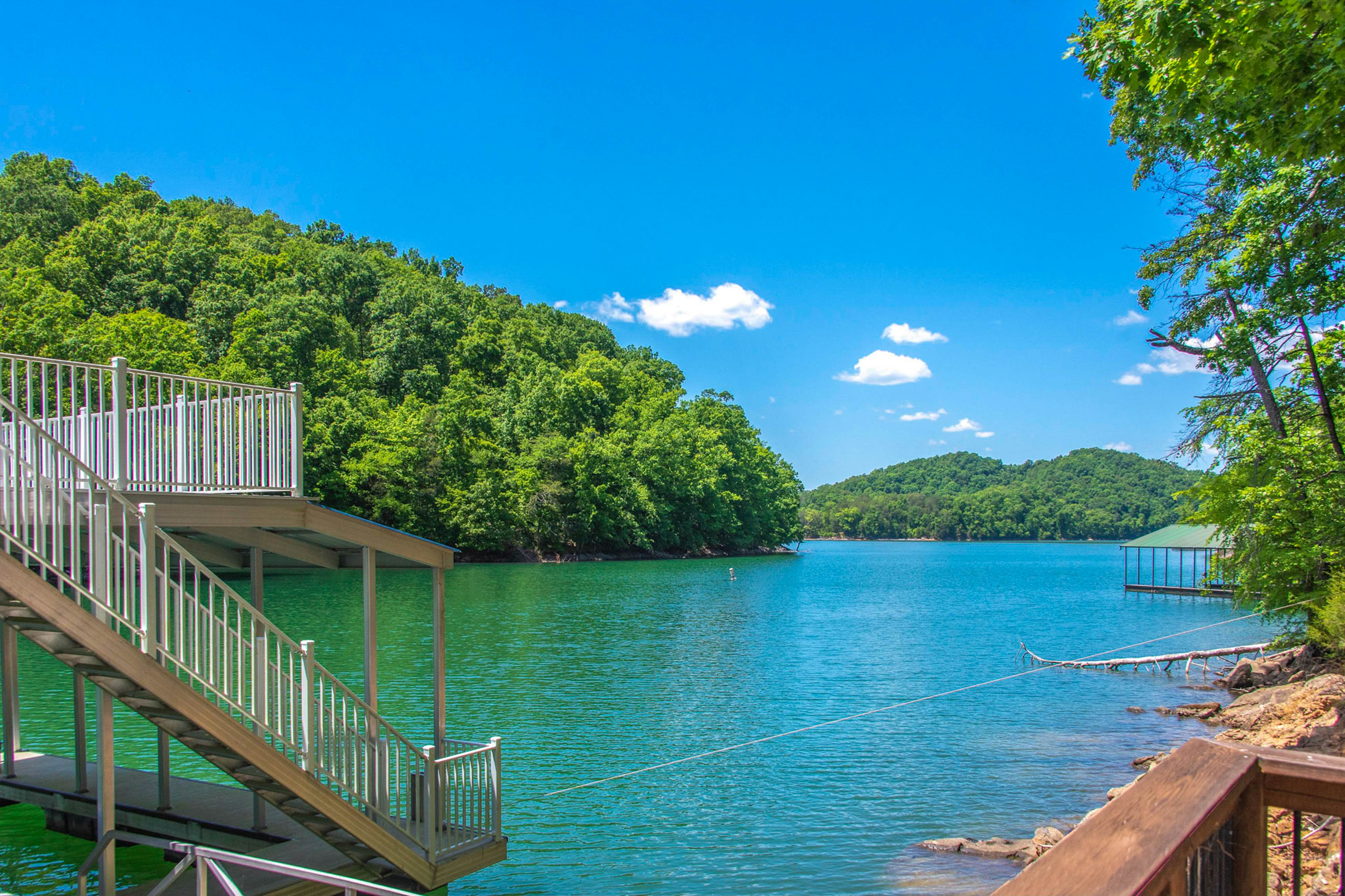 Waterfront Retreat, Sleeps 14・Theater・Games・Grill