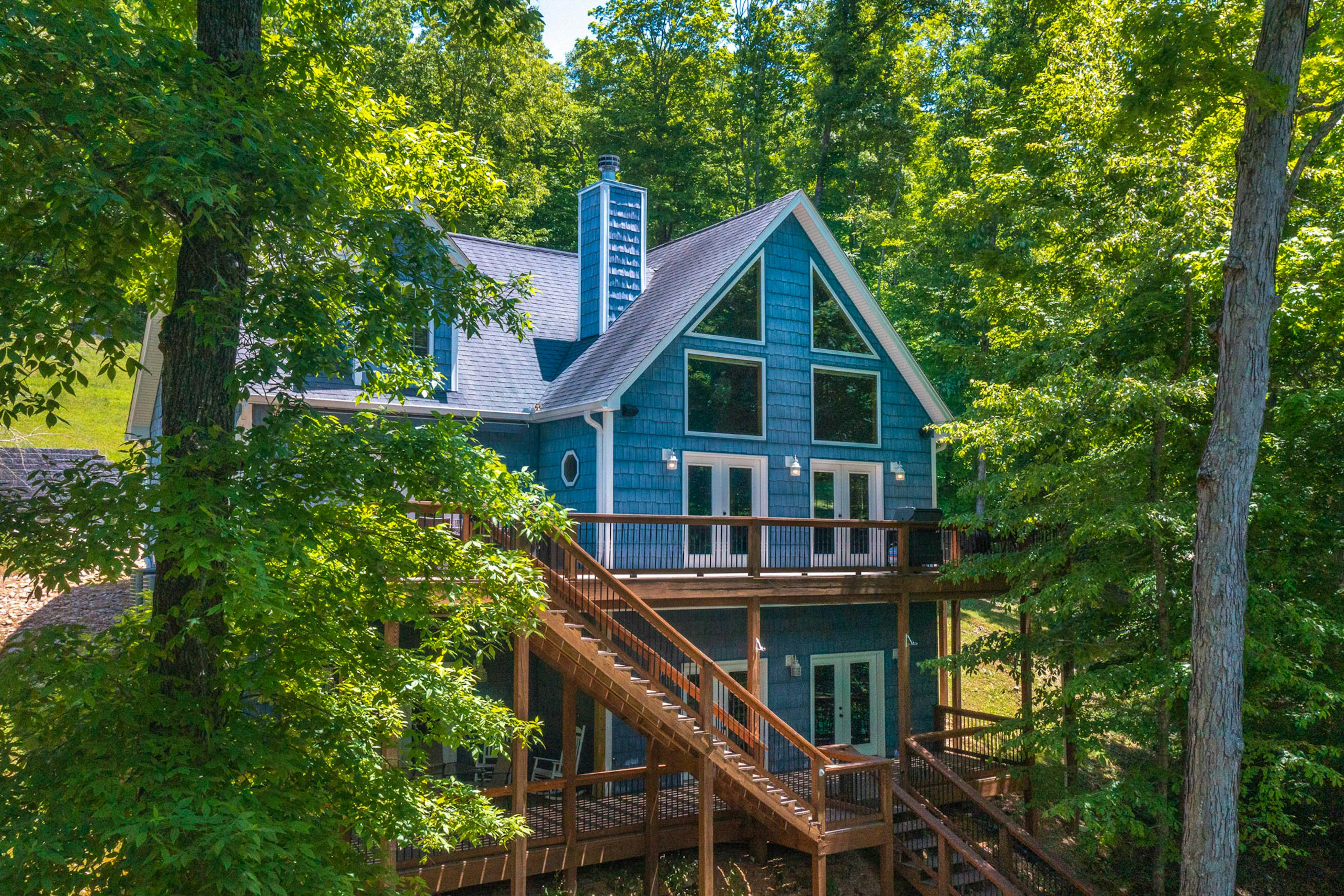 Waterfront Retreat, Sleeps 14・Theater・Games・Grill