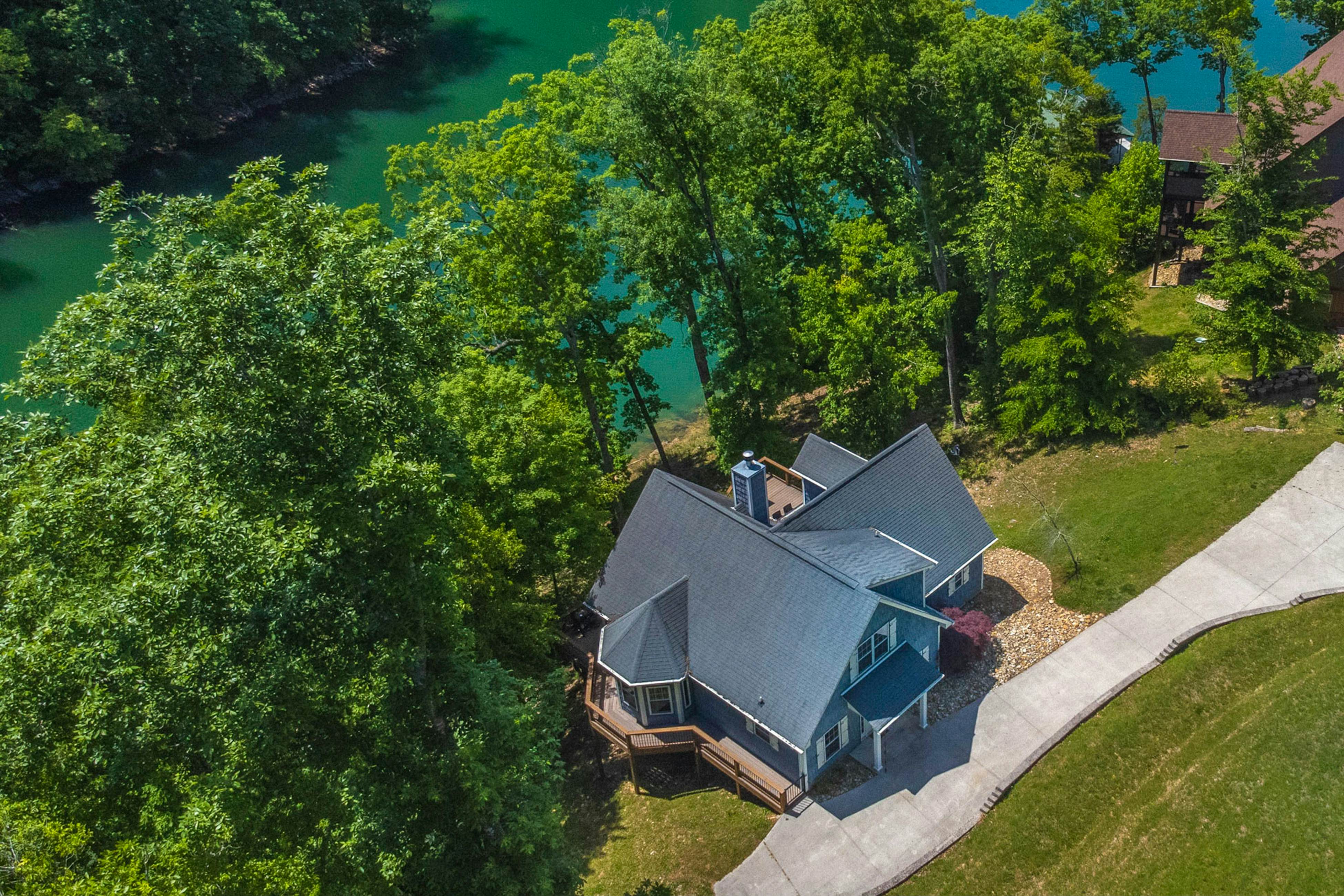 Waterfront Retreat, Sleeps 14・Theater・Games・Grill