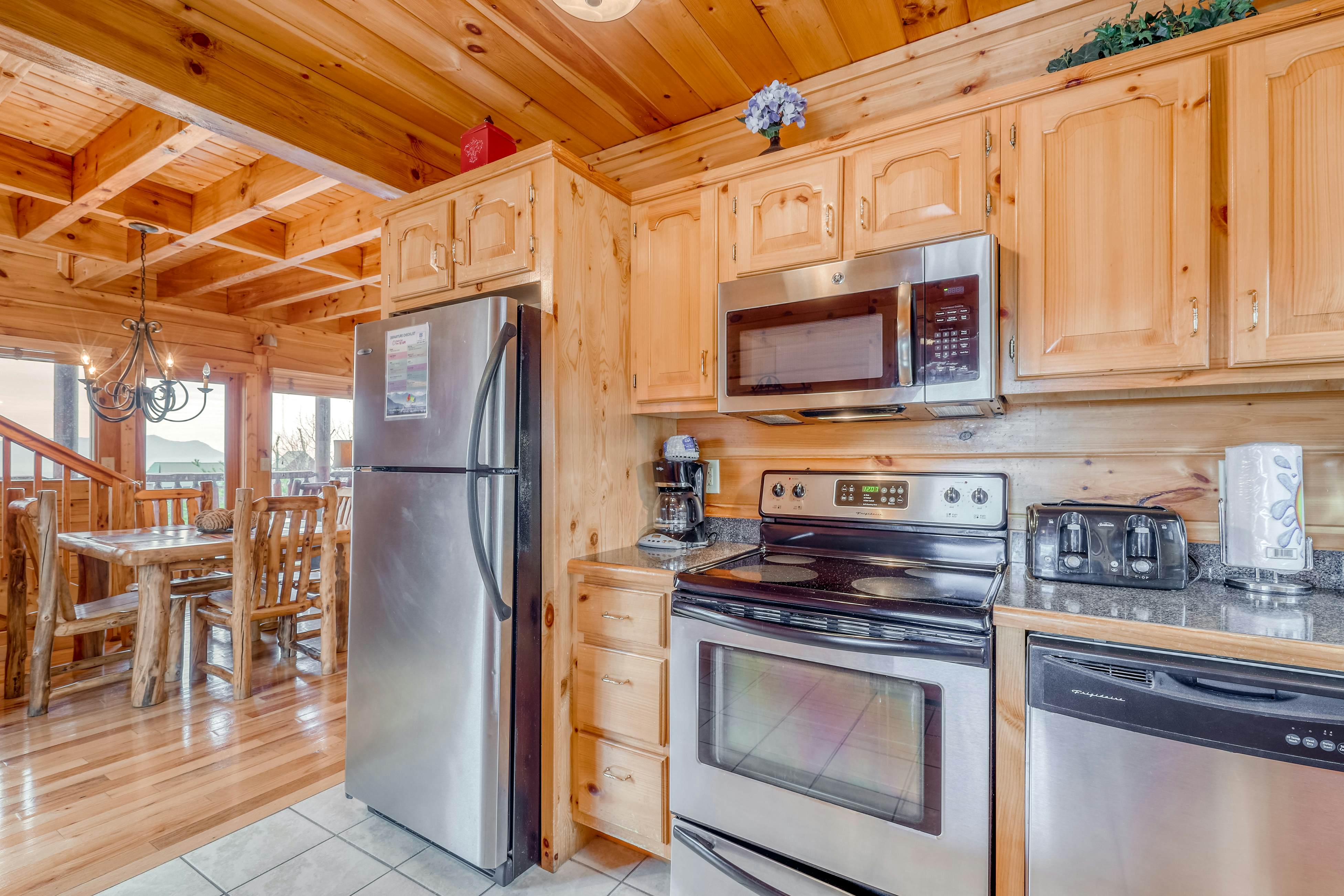 Two-story cabin w/ Free Attraction Tickets, hot tub, community pool, & views