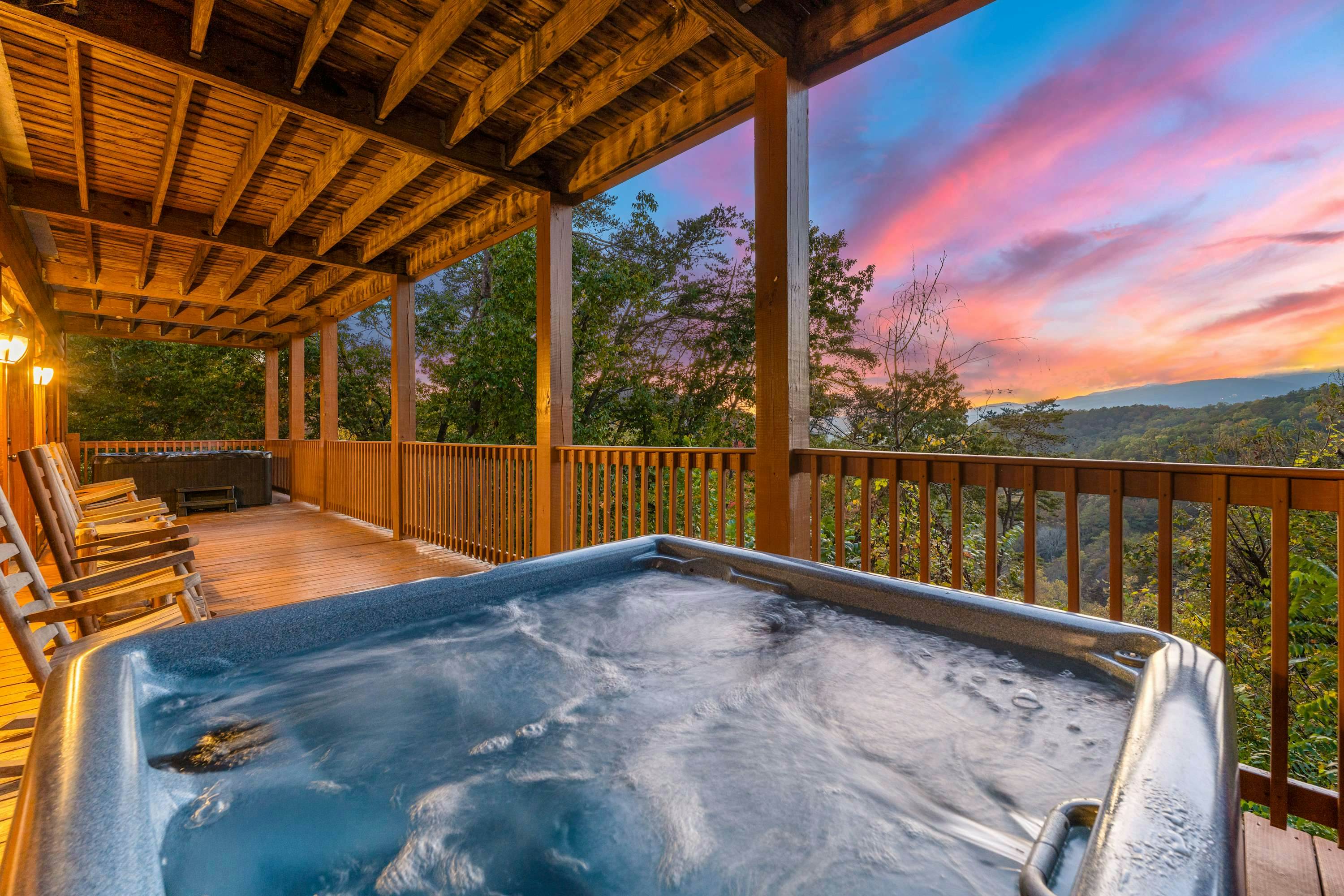 Lodge Sleeps 60 people, with Two Hot Tubs, Game Room & Shared Pool - Free Attraction Tickets