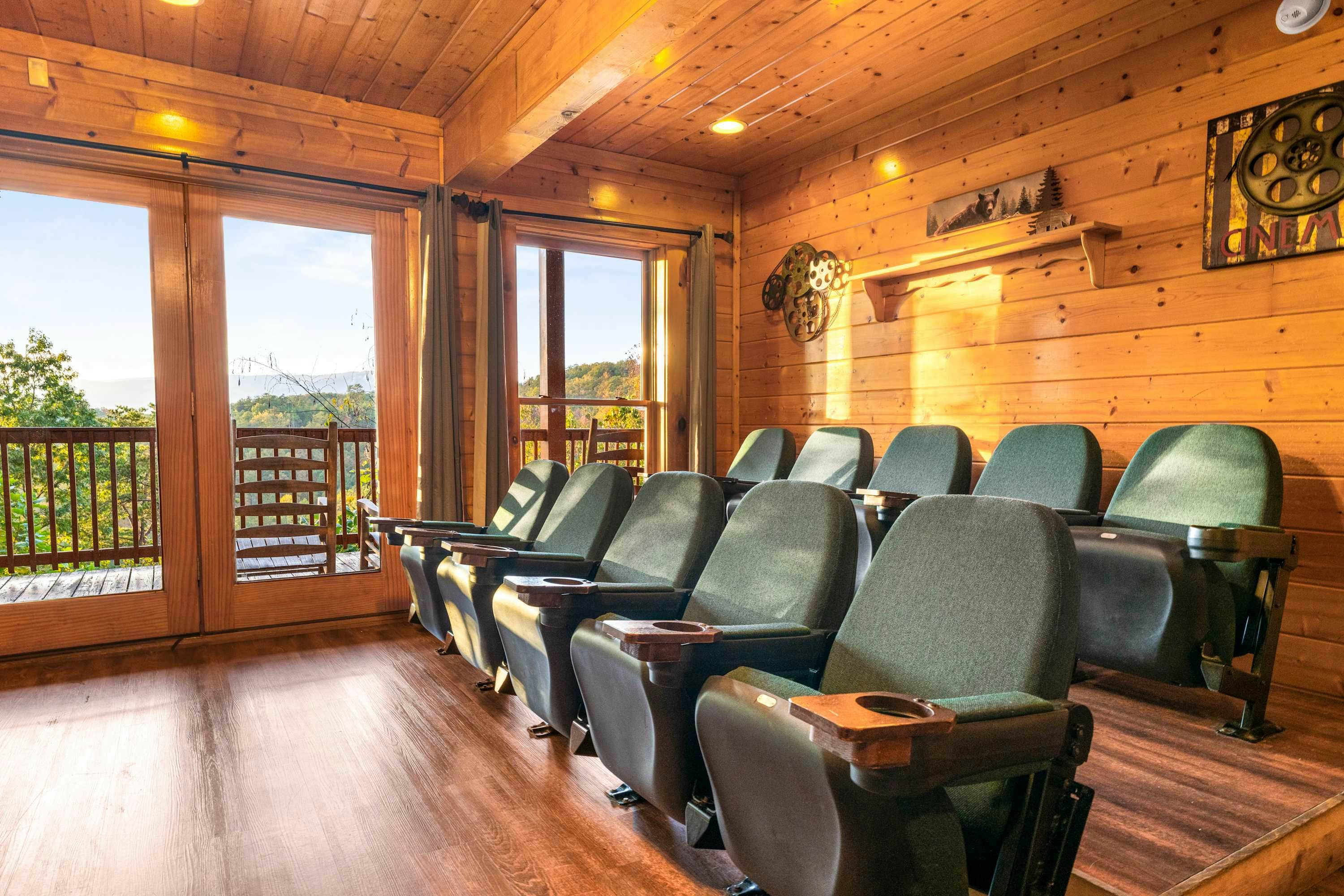 Lodge Sleeps 60 people, with Two Hot Tubs, Game Room & Shared Pool - Free Attraction Tickets