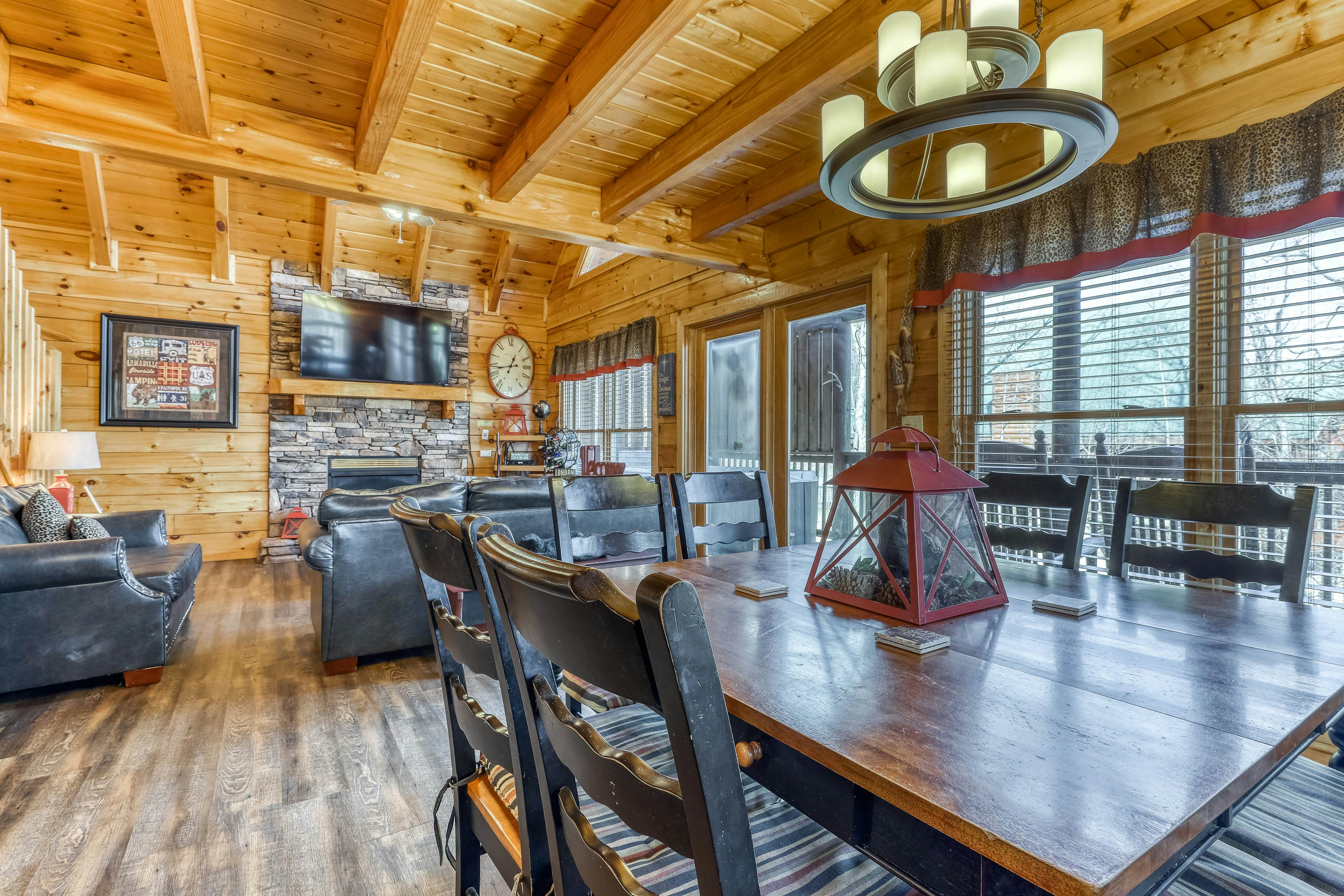 Rustic home w/ private hot tub, free WiFi, full kitchen, & shared pool access