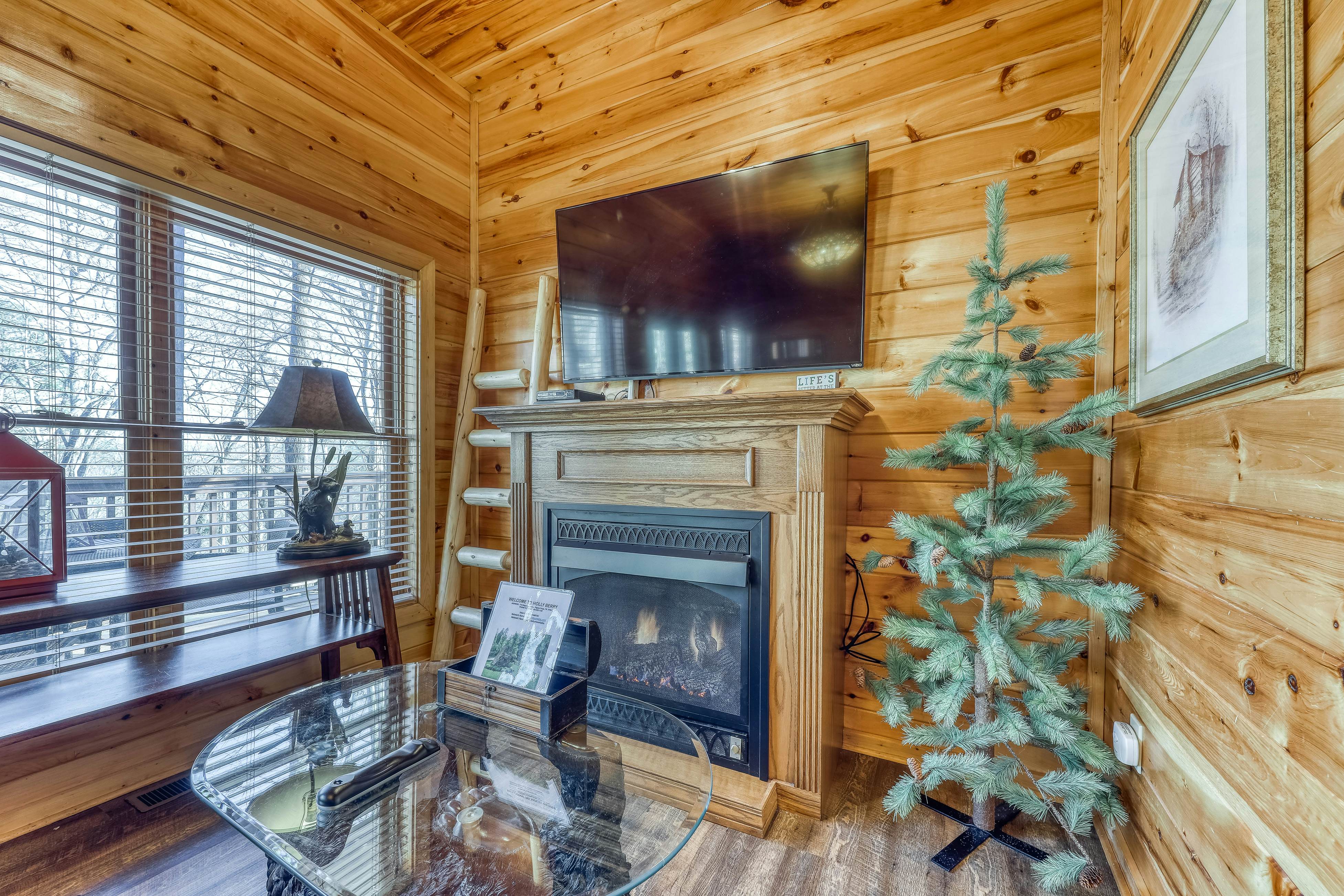 Rustic home w/ private hot tub, free WiFi, full kitchen, & shared pool access