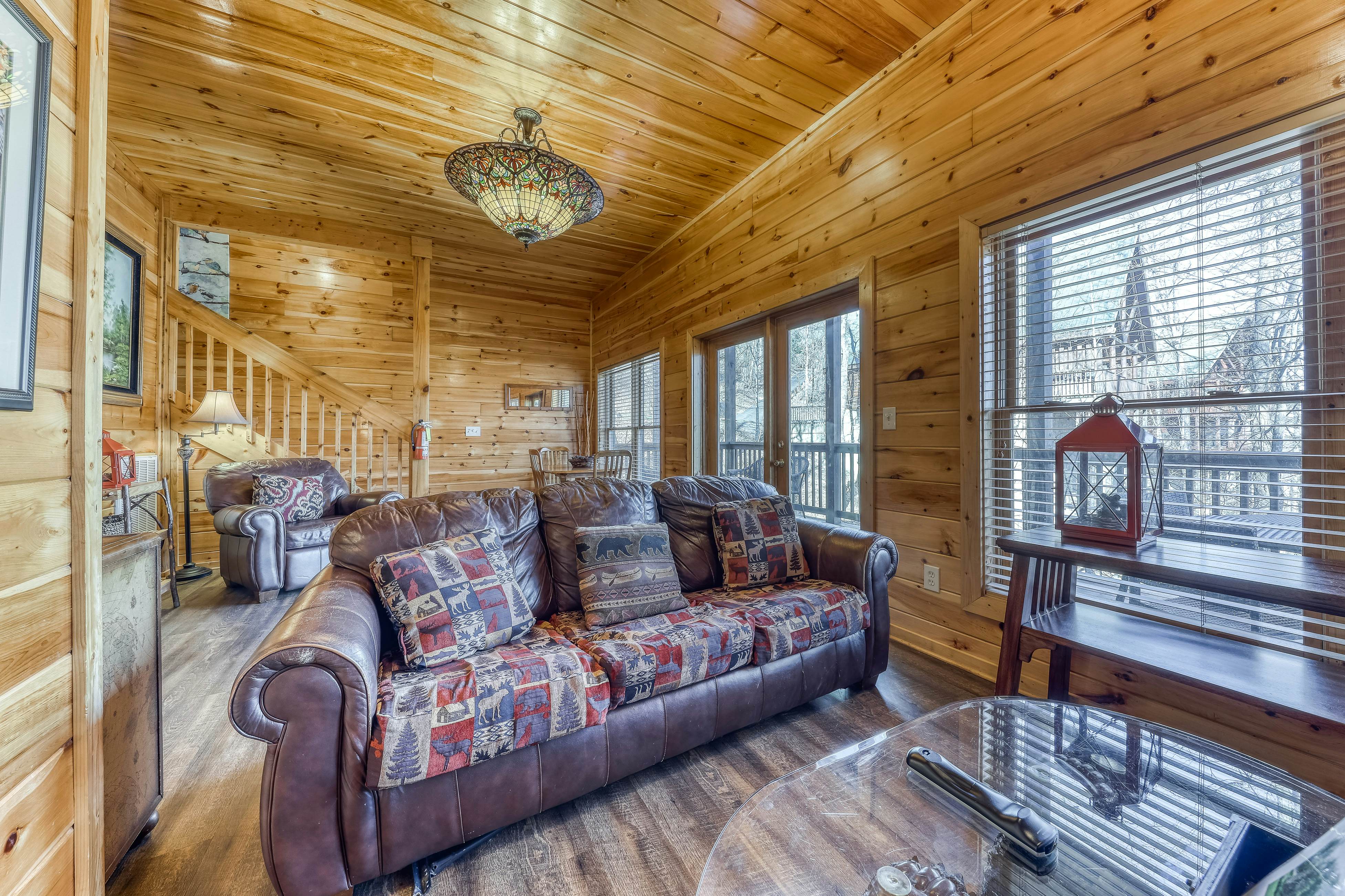Rustic home w/ private hot tub, free WiFi, full kitchen, & shared pool access