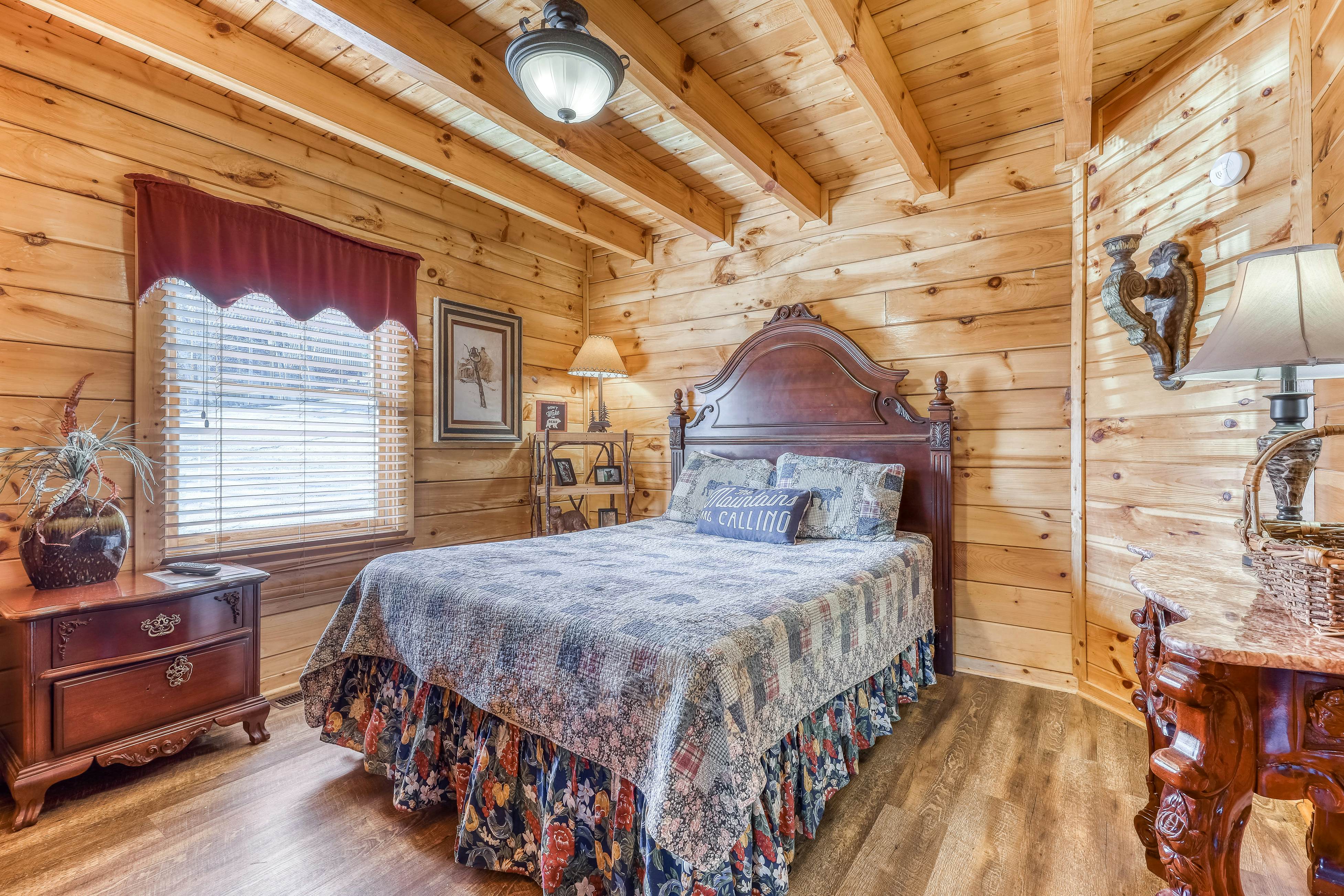 Rustic home w/ private hot tub, free WiFi, full kitchen, & shared pool access