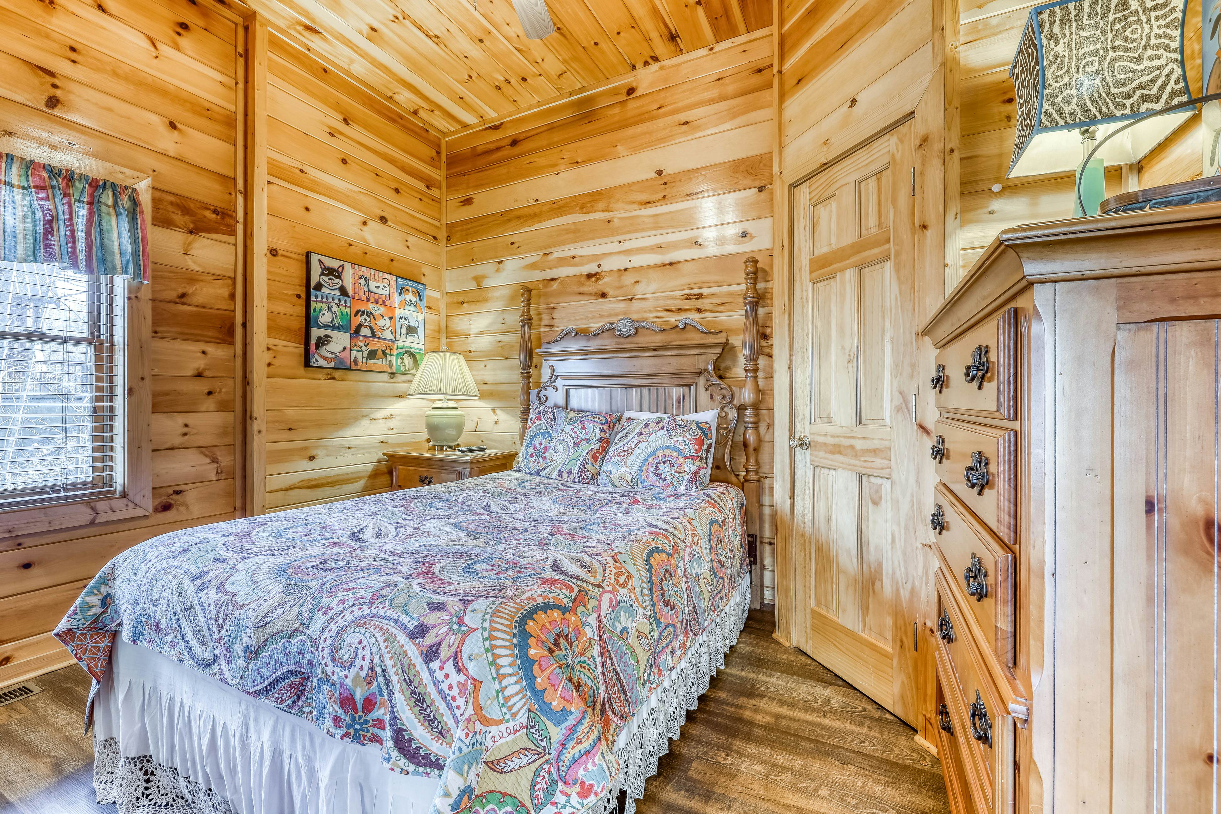 Rustic home w/ private hot tub, free WiFi, full kitchen, & shared pool access