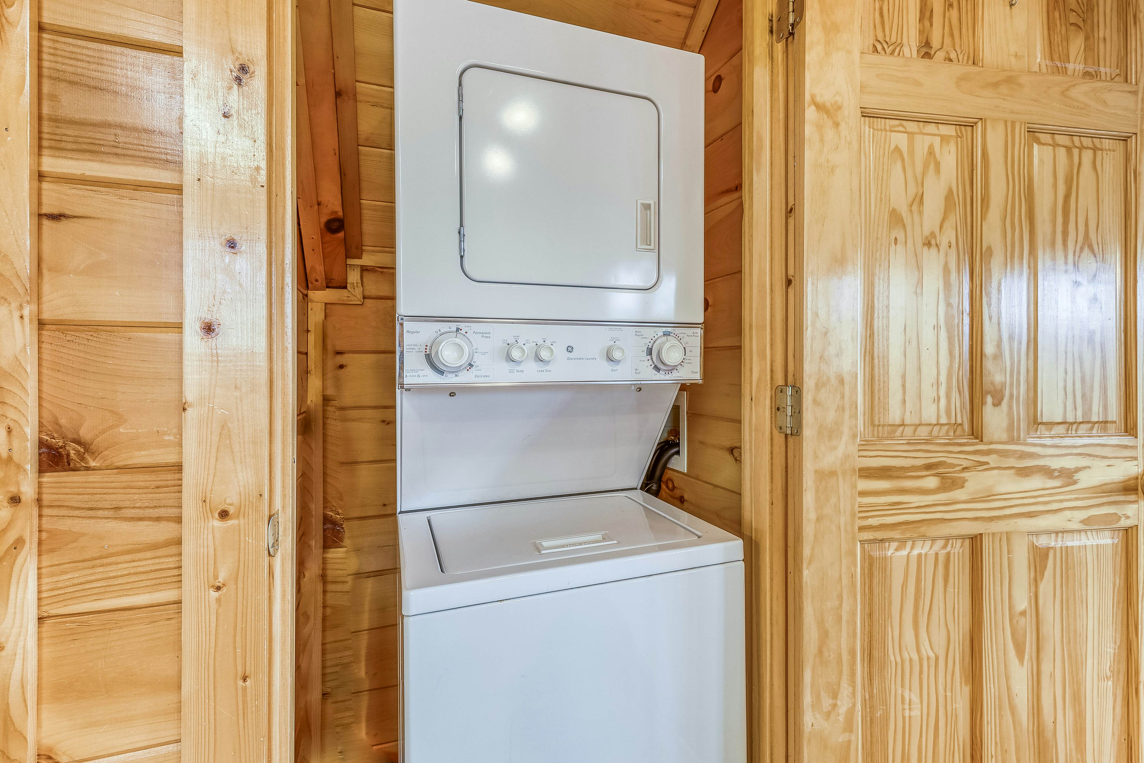 Rustic home w/ private hot tub, free WiFi, full kitchen, & shared pool access