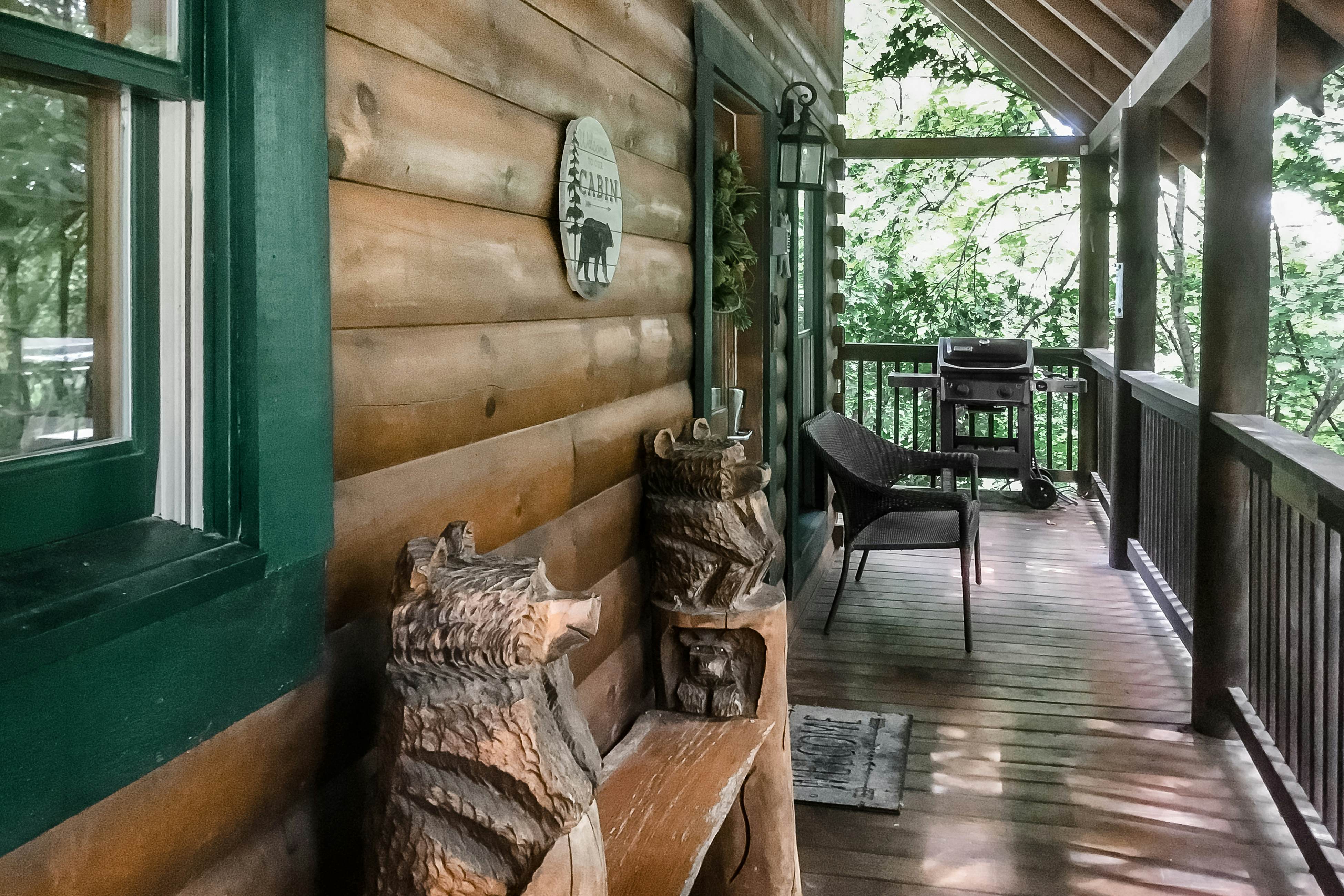 Rustic home w/ private hot tub, free WiFi, full kitchen, & shared pool access