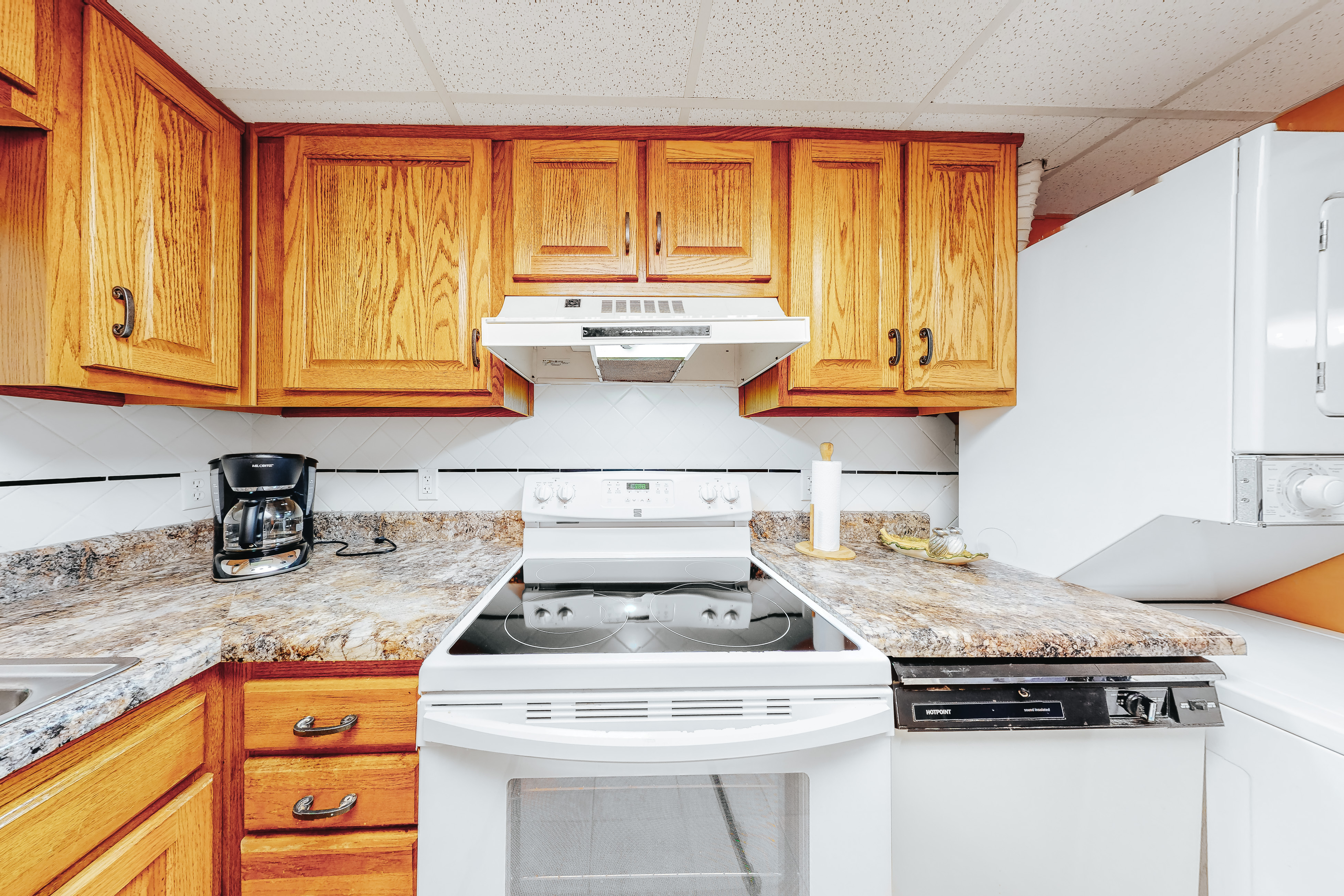 Cozy Riverfront Downtown Condo, Sleeps 6・Balcony