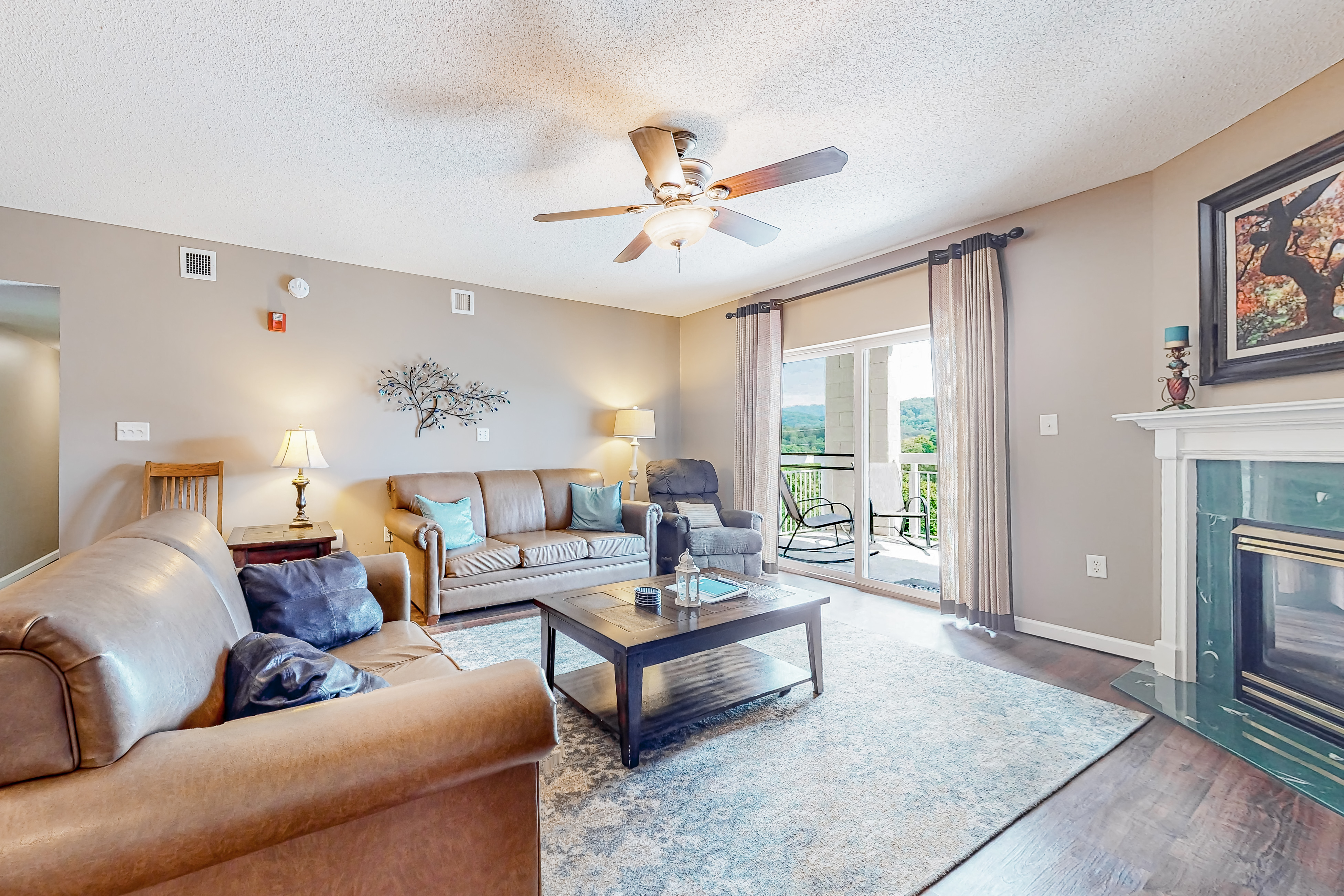 Mtn View Condo, Sleeps 8・Pool W Lazy River・Hot Tub