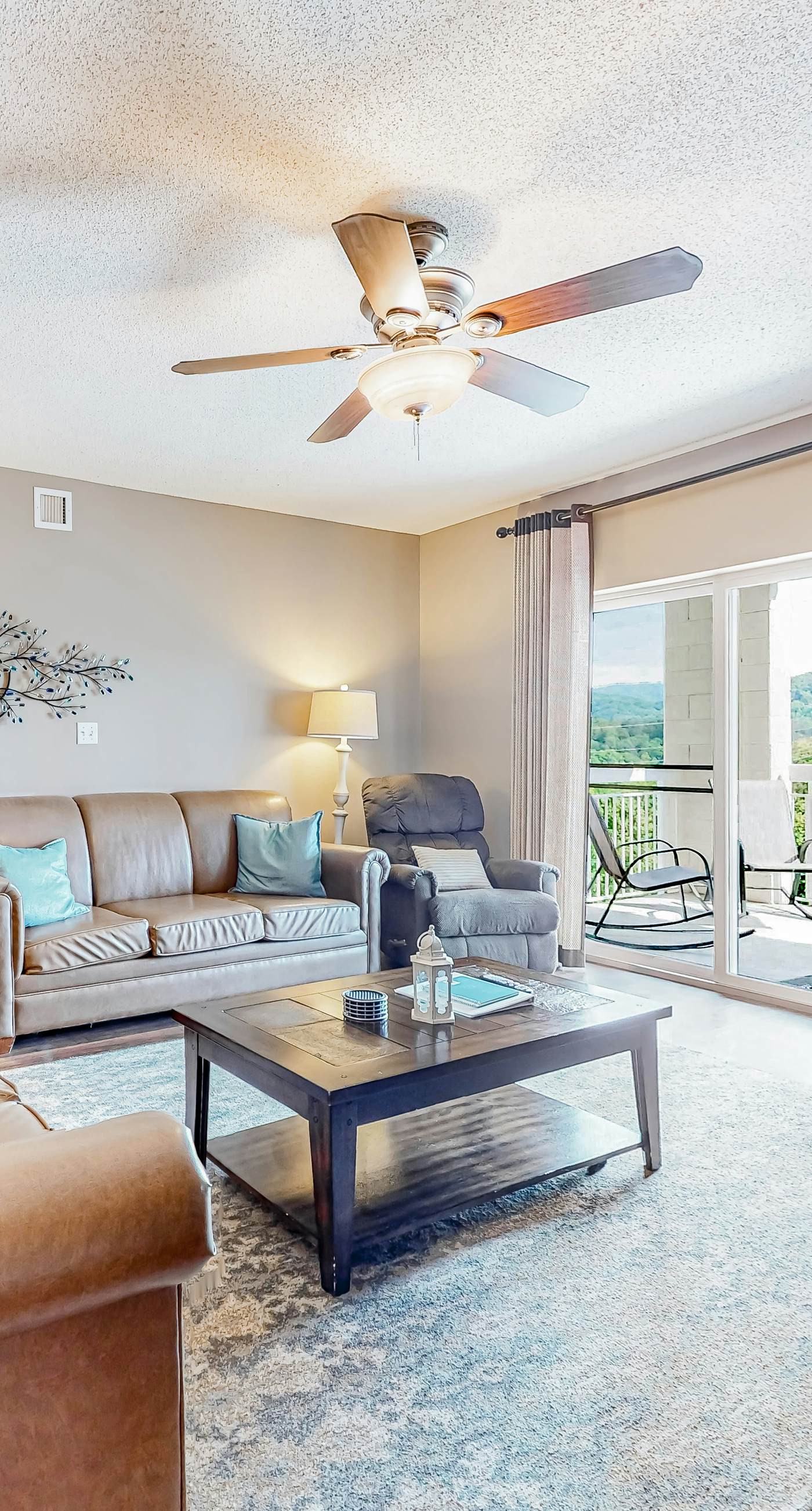 Mtn View Condo, Sleeps 8, Pool W Lazy River, Hot Tub