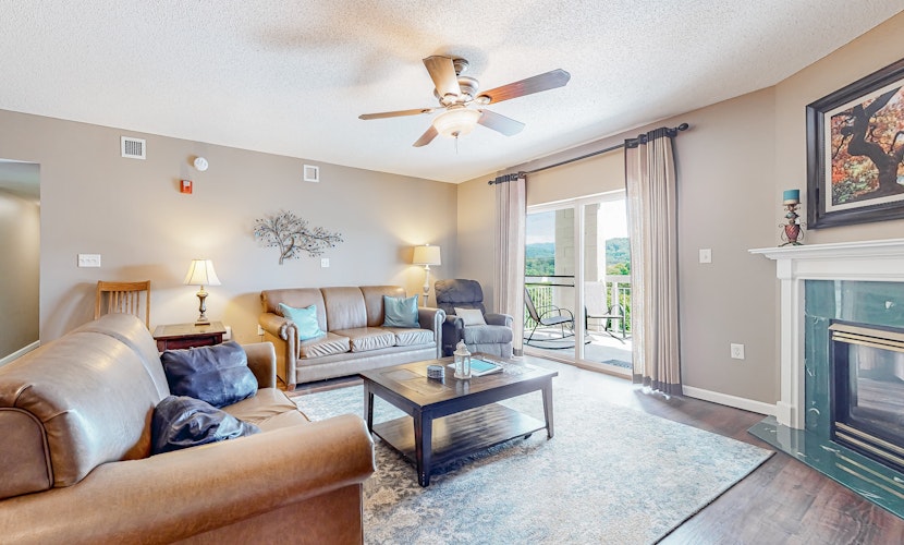 Mtn View Condo, Sleeps 8・Pool W Lazy River・Hot Tub