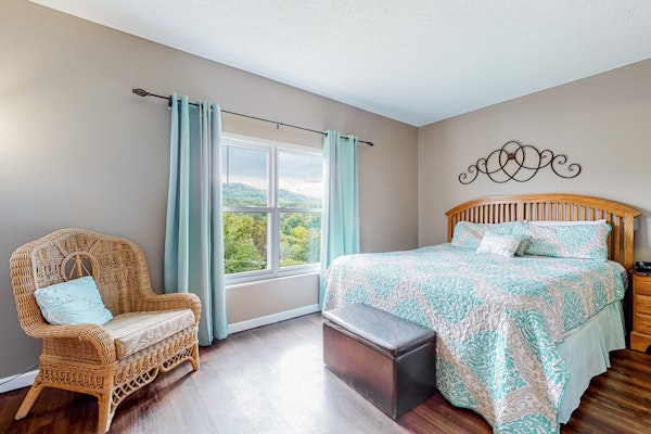 Mtn View Condo, Sleeps 8・Pool W Lazy River・Hot Tub