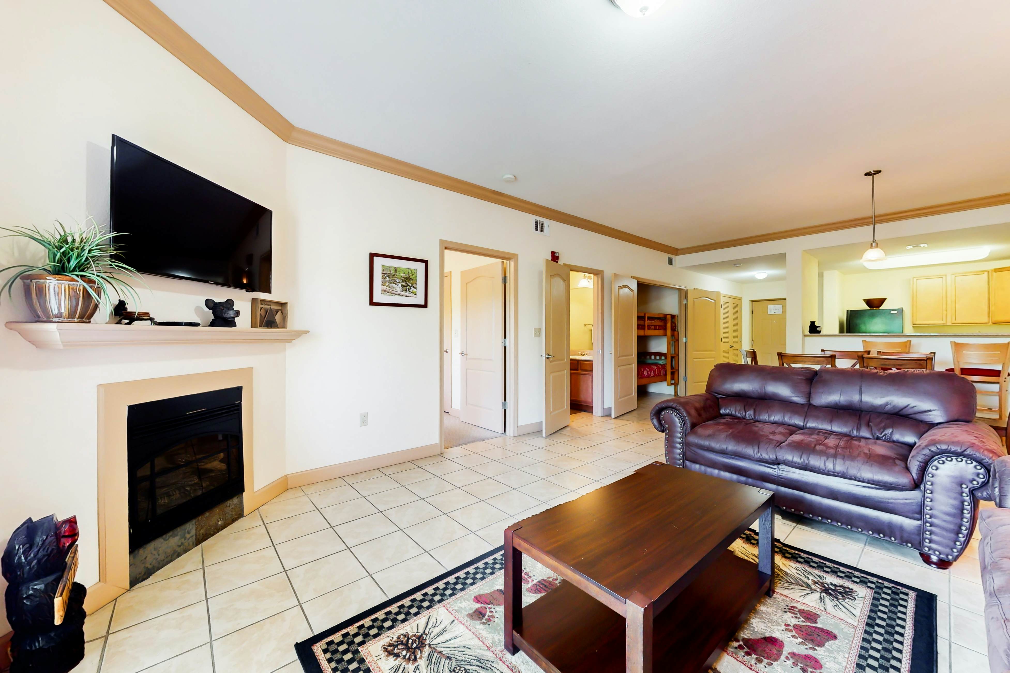 Mountain-view getaway with bunk nook, pools, Free Attraction Tickets