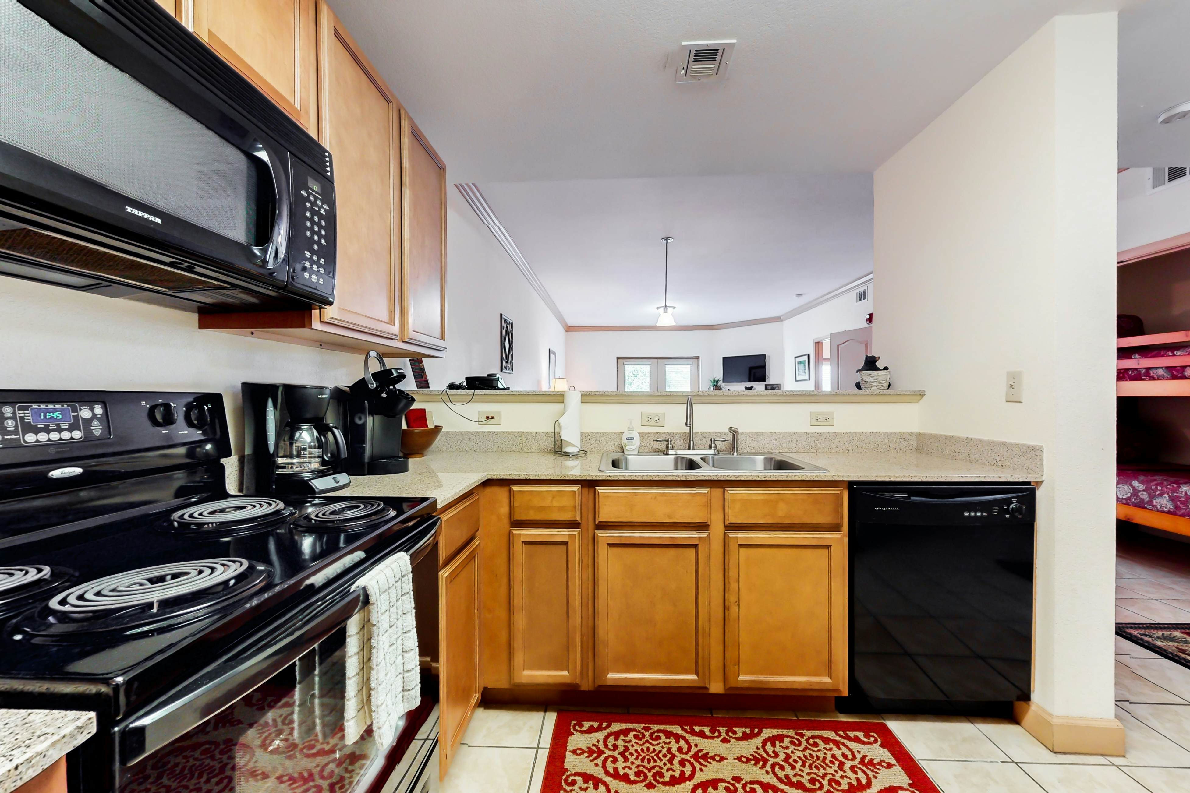 Mountain-view getaway with bunk nook, pools, Free Attraction Tickets