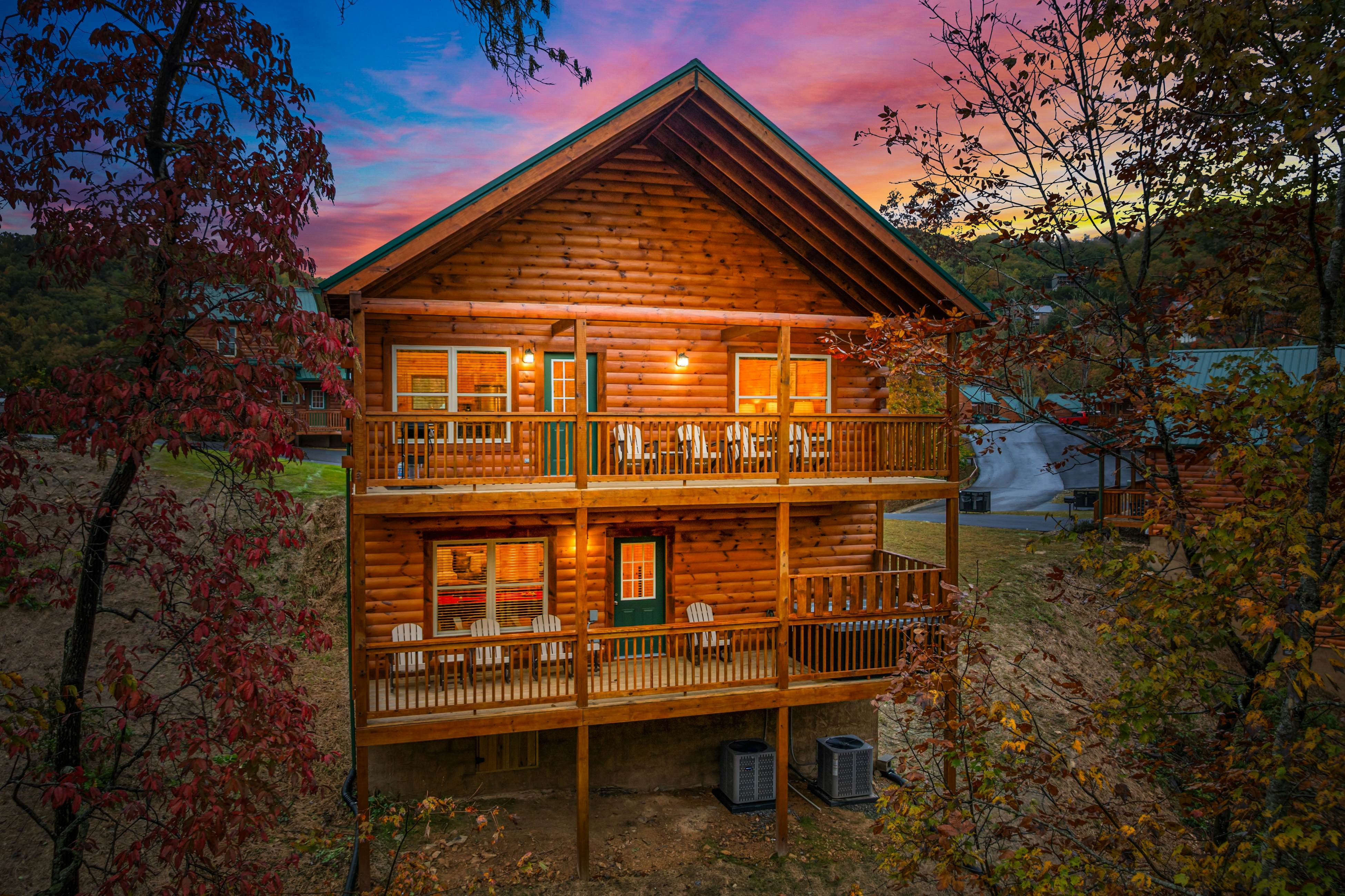 Brand New Luxe Cabin, Sleeps 6・Hot tub・Pool Table