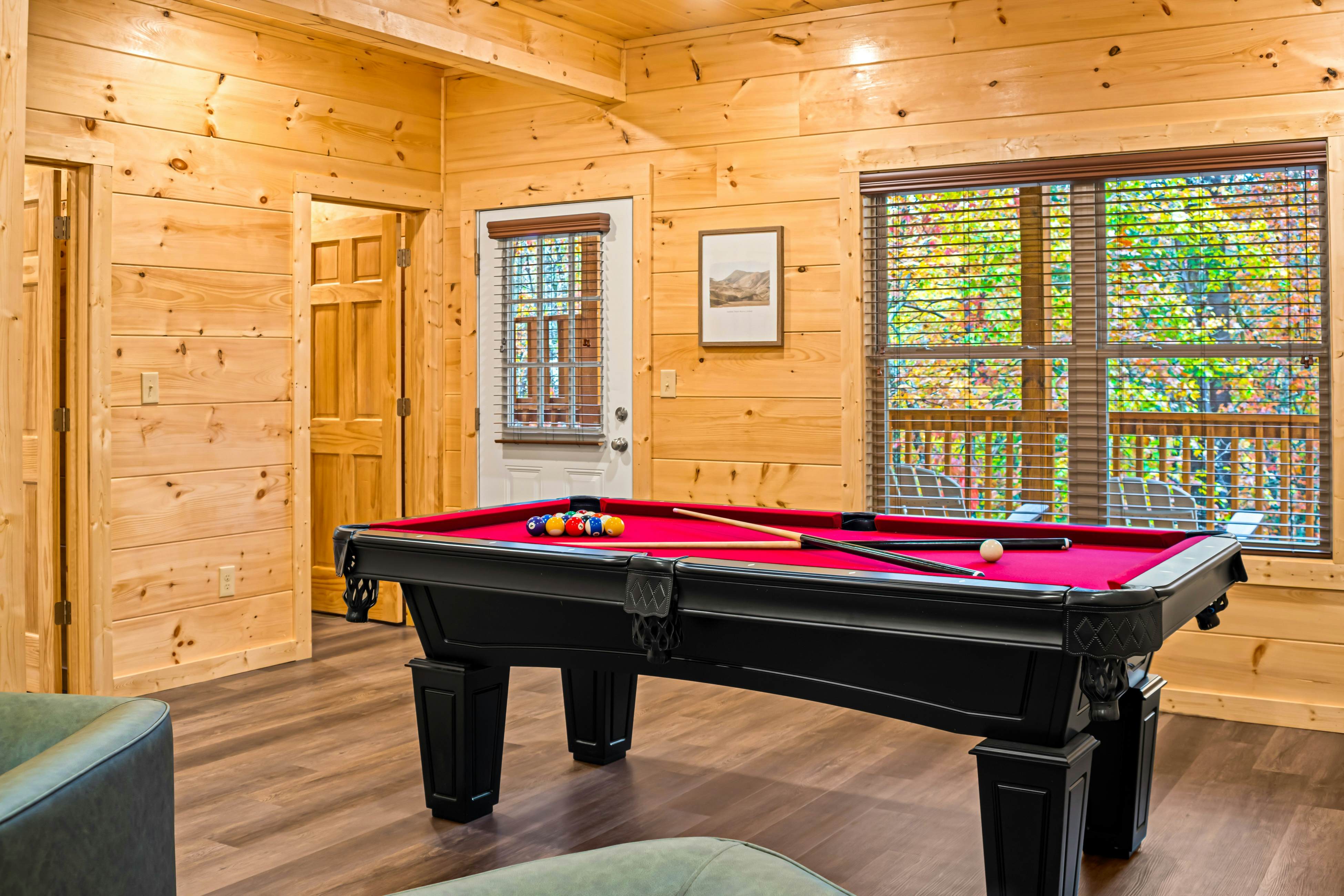Brand New Luxe Cabin, Sleeps 6・Hot tub・Pool Table