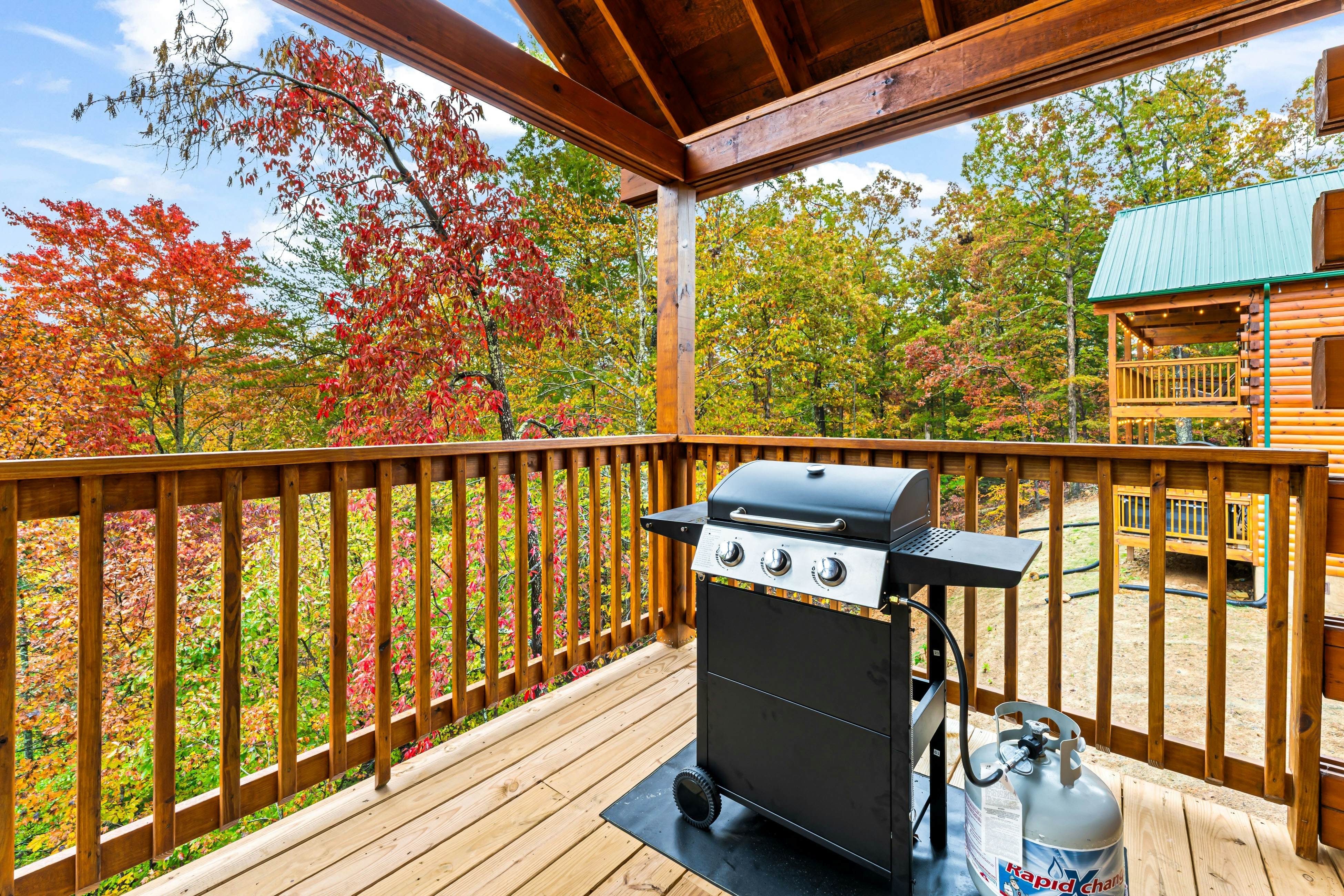 Brand New Luxe Cabin, Sleeps 6・Hot tub・Pool Table