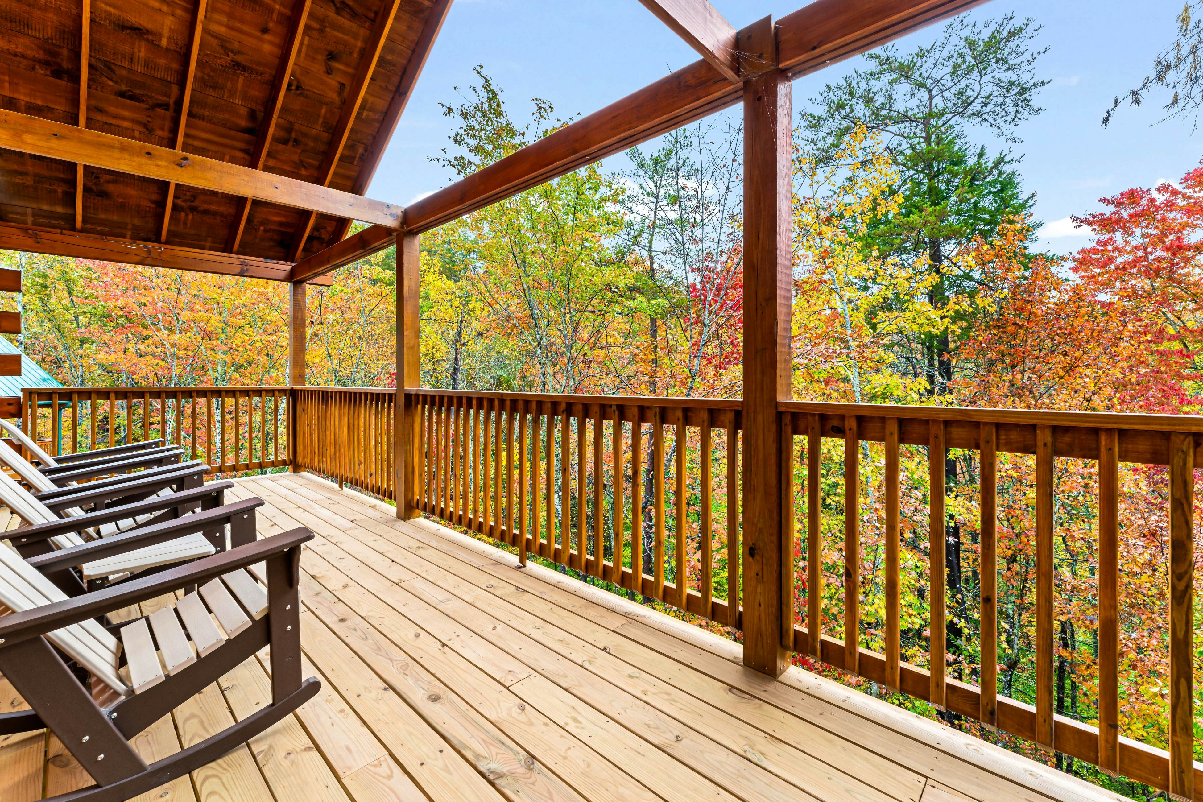 Brand New Luxe Cabin, Sleeps 6・Hot tub・Pool Table